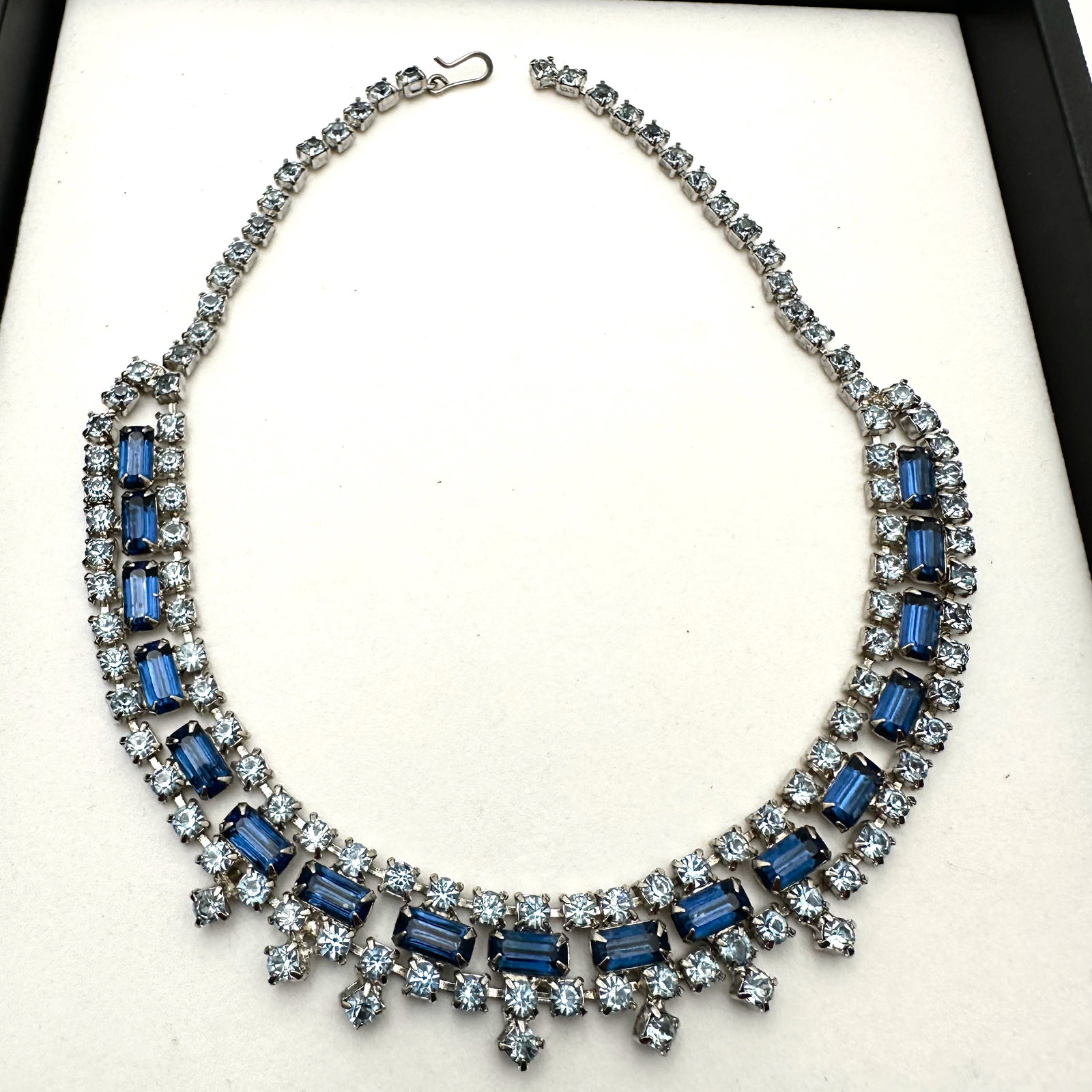 Vintage Light and Dark Blue Glass Rhinestone Silver Tone Necklace 16 Inch (1 of 2)