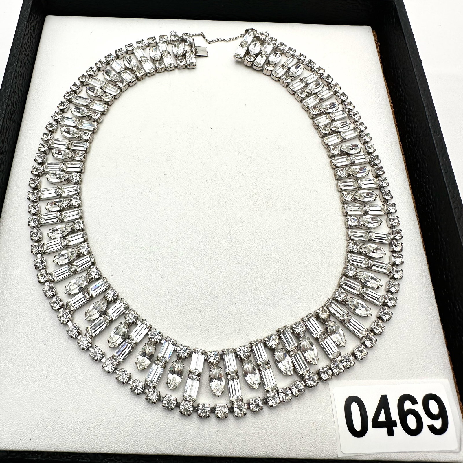 Vintage Unsigned Clear Glass Rhinestone Choker Necklace Excellent Pristine Condition (1 of 2)