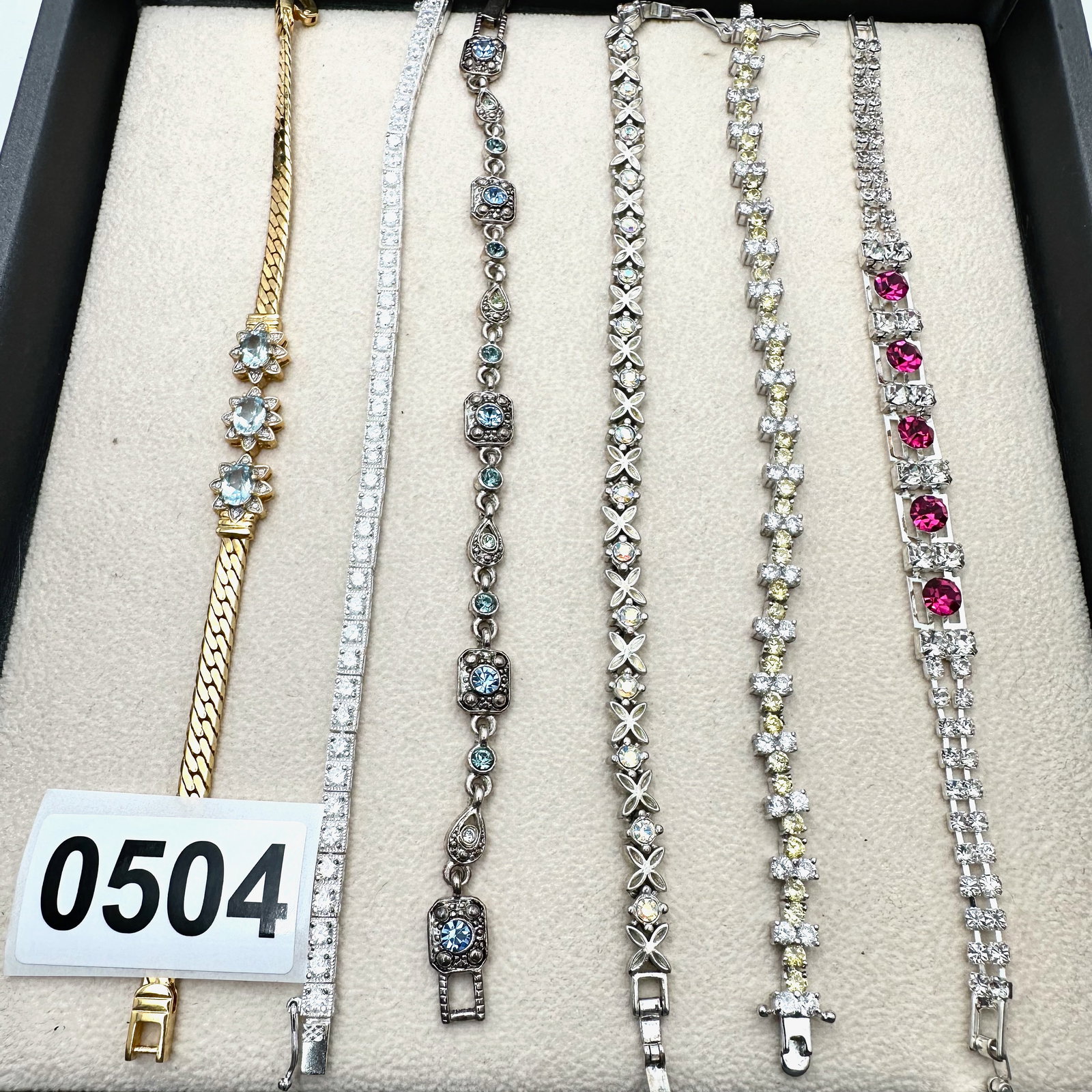 Vintage Jewelry Collection Group Lot Costume Bracelets (1 of 2)