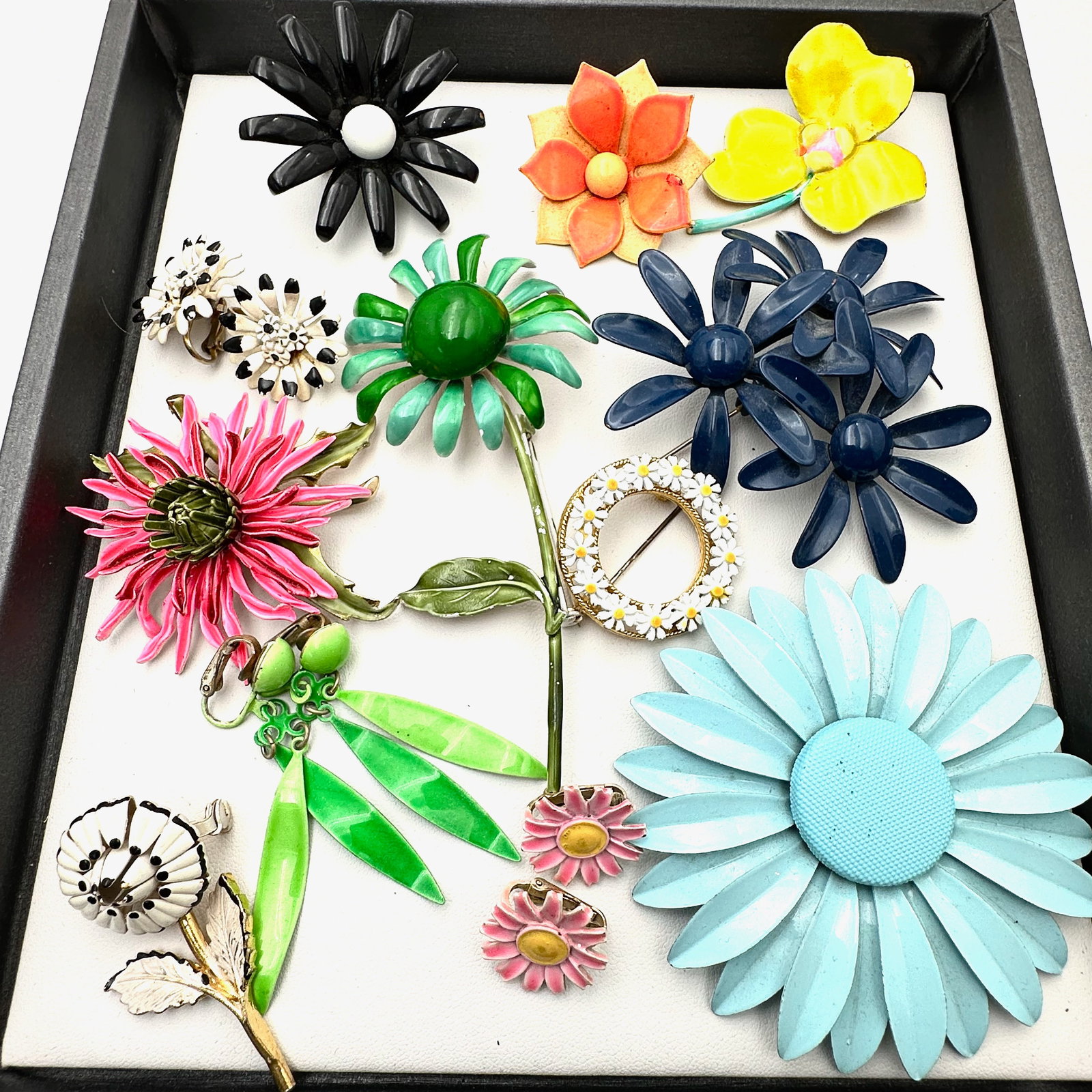 Vintage Mid Century Enamel Flower Brooches and Pins (1 of 2)