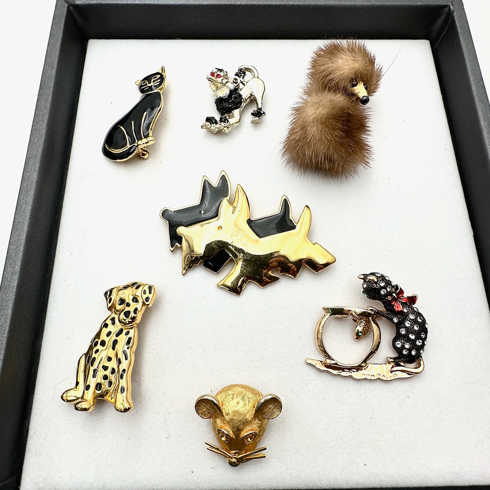 Vintage Lot of Figural Brooches and Pins (1 of 2)