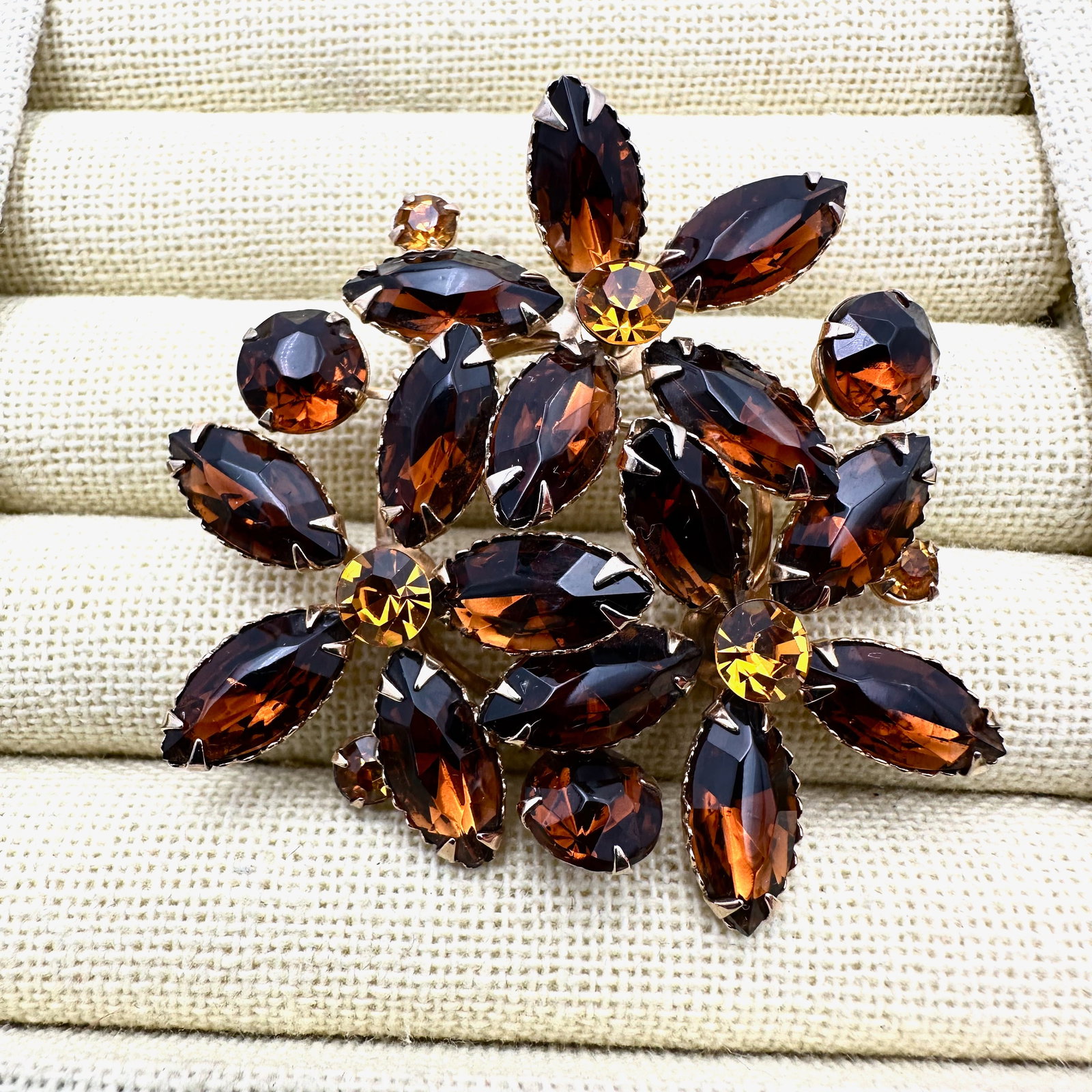 Vintage Amber and Orange Glass Rhinestone Gold Tone Brooch Pin 2.5 Inch (1 of 2)