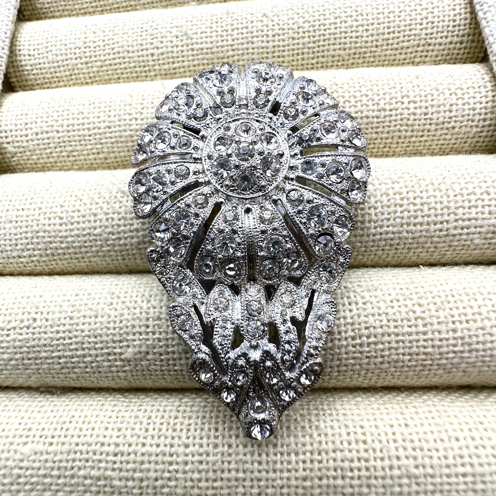 Antique Clear Glass Rhinestone Silver Pot Metal Fur Dress Clip 2 Inch (1 of 2)
