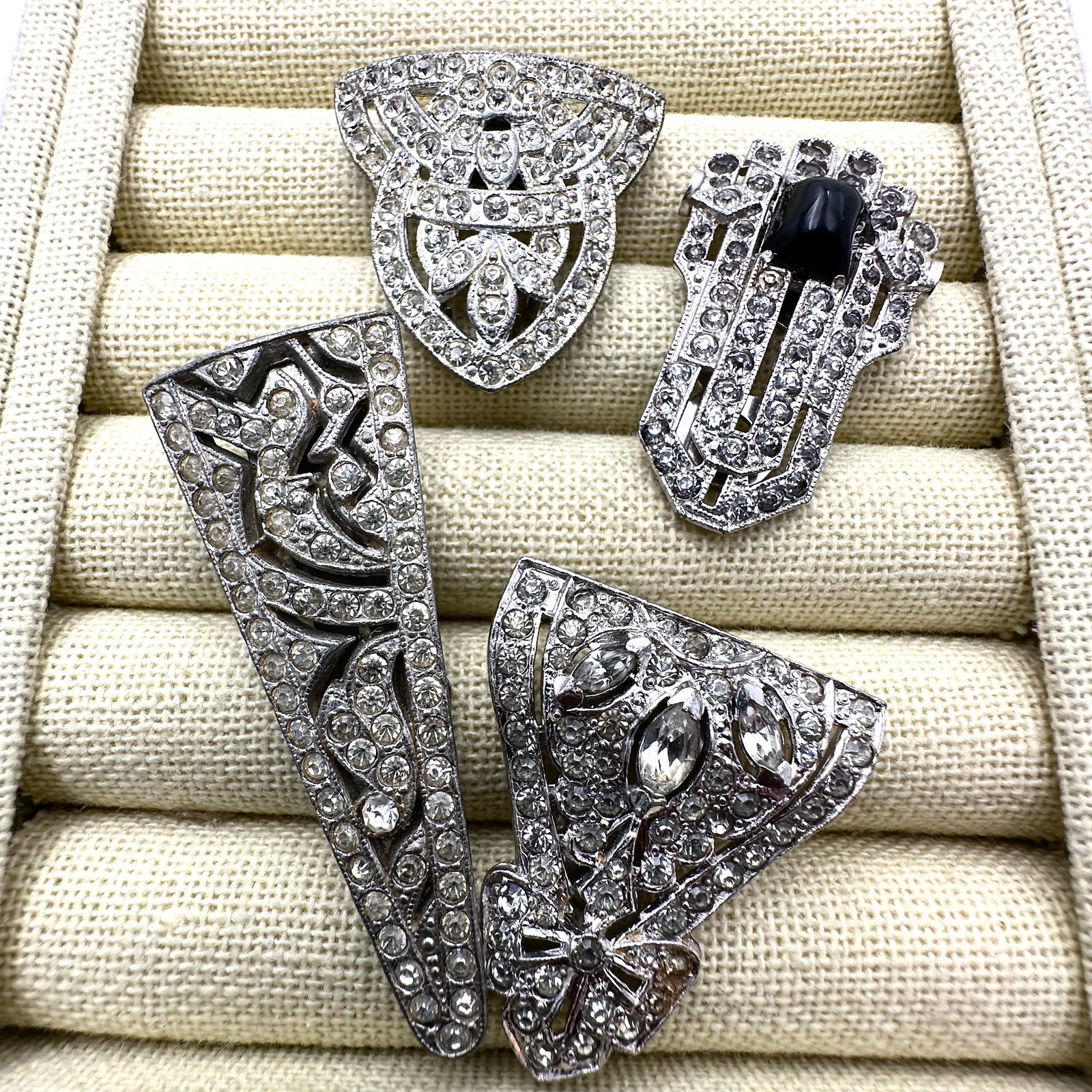 Lot of Antique Clear Glass Rhinestone Silver Pot Metal Fur Dress Clips (1 of 2)