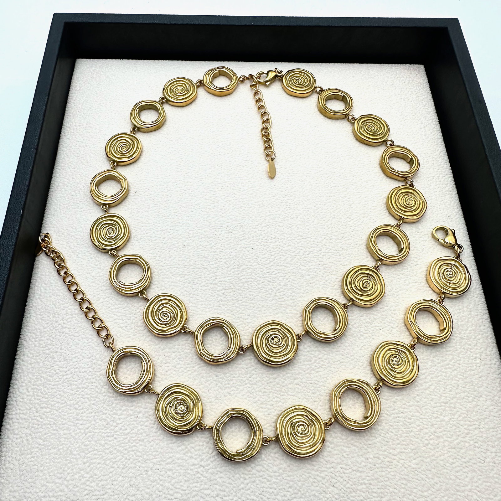 Gold Plated 16 Inch Necklace and Up to 8.5 Inch Bracelet Set: Gold Plated 16 Inch Necklace and Up to 8.5 Inch Bracelet Set