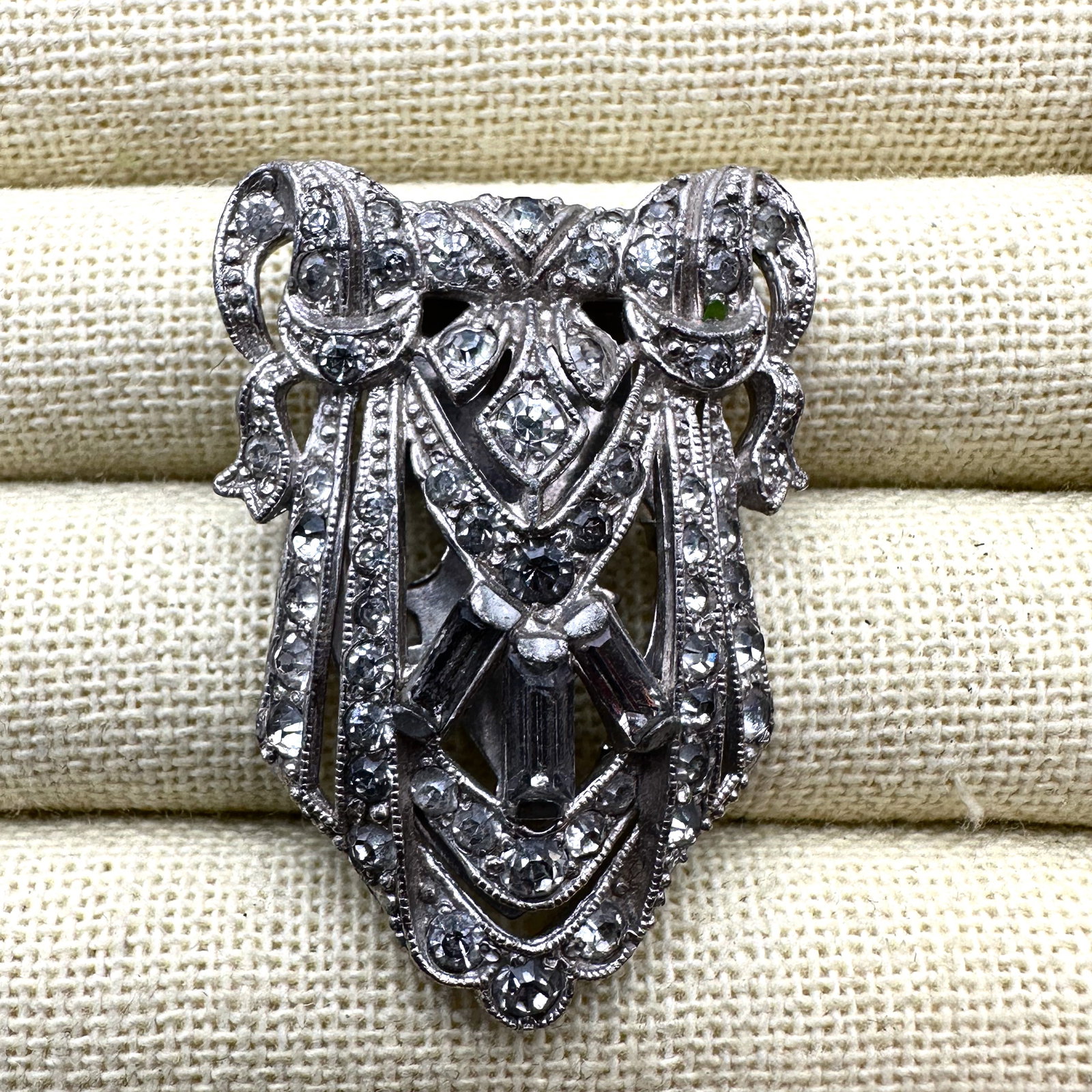 Antique Clear Glass Rhinestone Silver Pot Metal Fur Dress Clip 2 Inch (1 of 2)