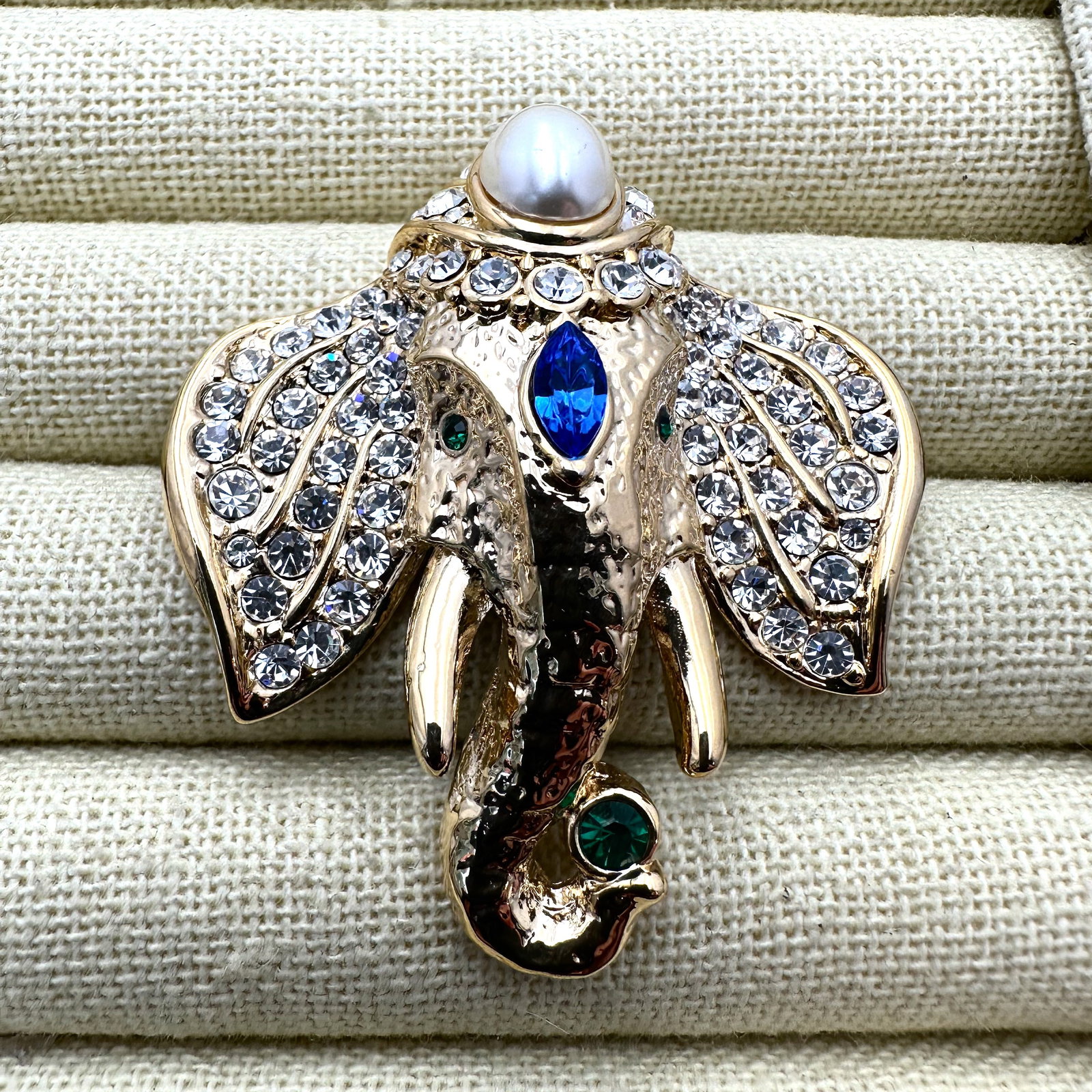 Multicolor Glass Rhinestone Gold Tone Elephant Brooch Pin 2 Inch (1 of 2)