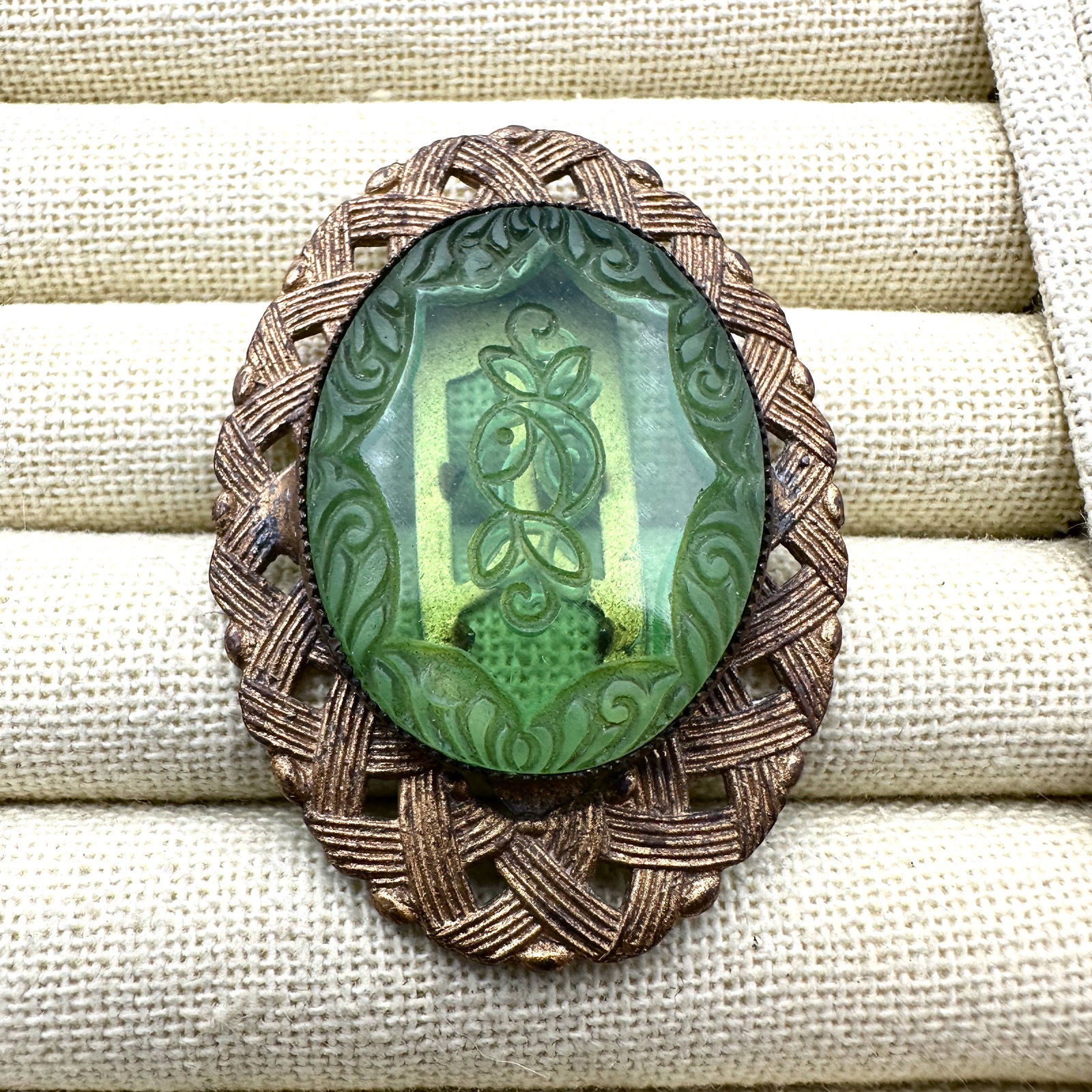 Antique Vintage Green Czech Glass Gold Tone Fur Dress Clip 2.25 Inch (1 of 2)