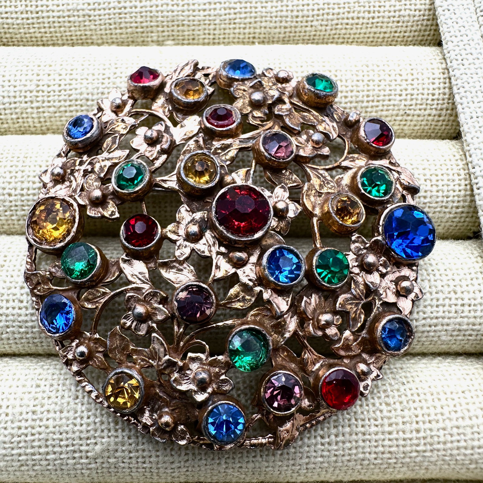 Vintage Jewel Tone Glass Rhinestone Gold Tone Brooch Pin Pendant 2.5 Inch (1 of 2)