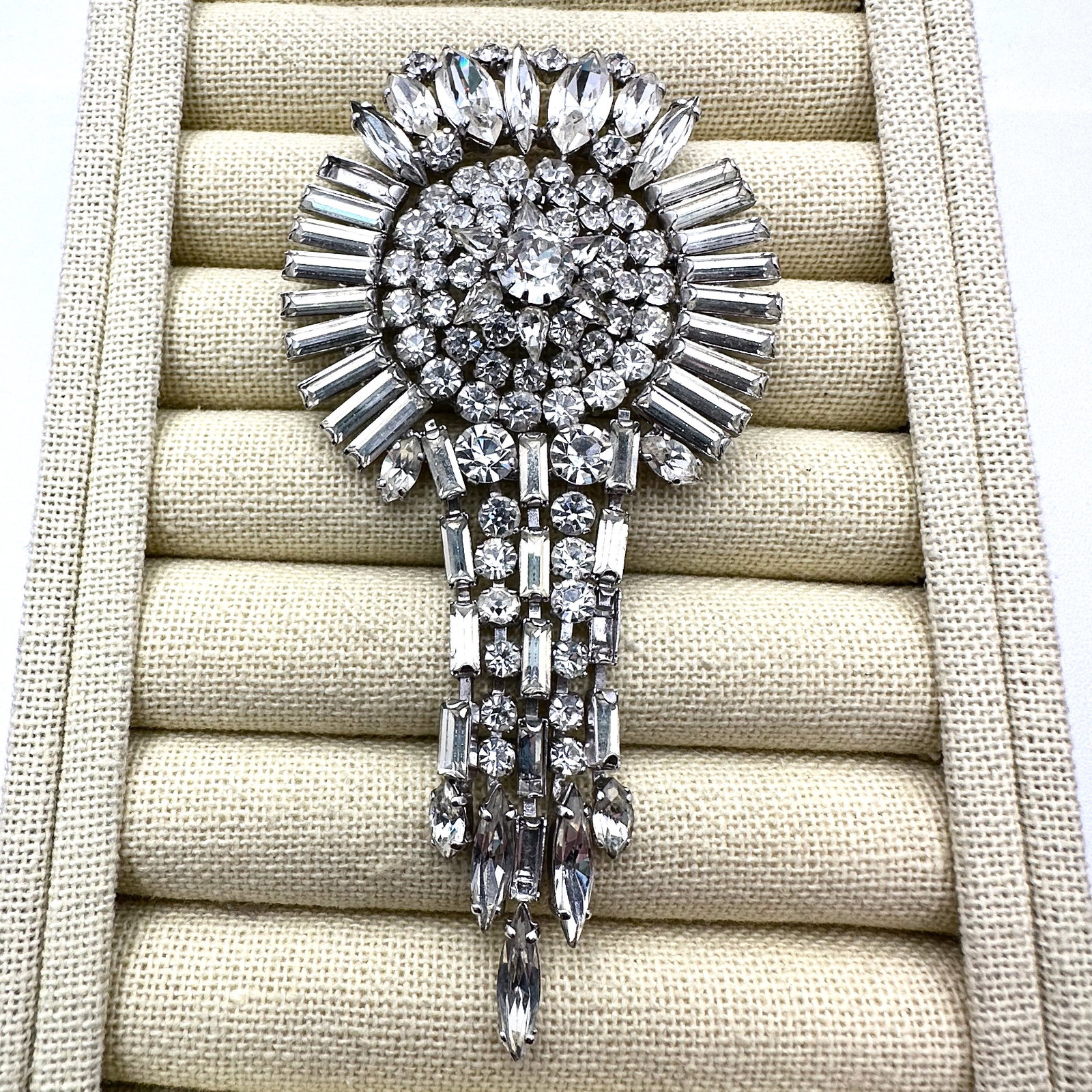 Vintage Clear Glass Rhinestone Silver Tone Brooch Pin 4.25 Inch (1 of 2)
