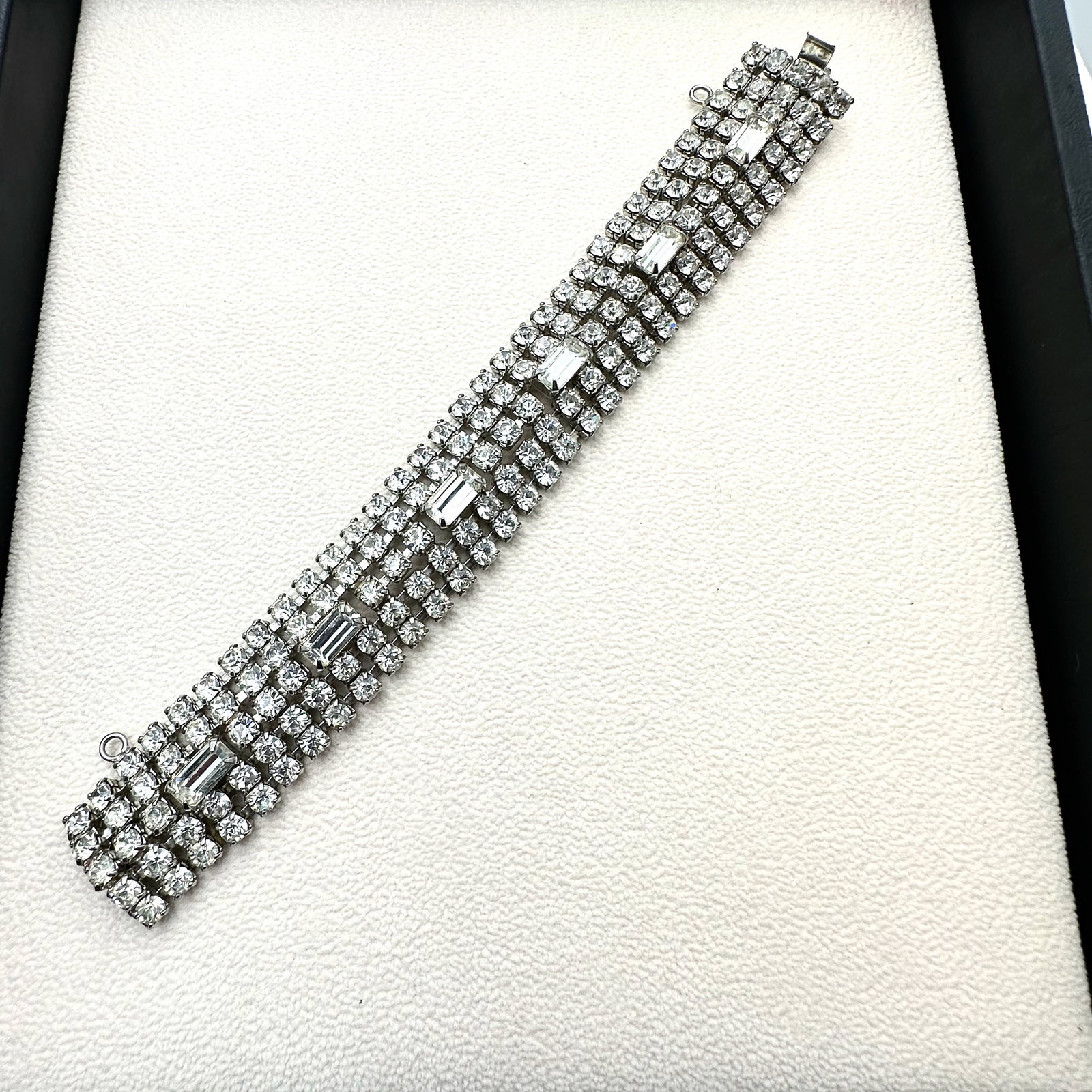 Vintage Weiss Clear Glass Rhinestone Silver Tone Bracelet 7 Inch (1 of 2)