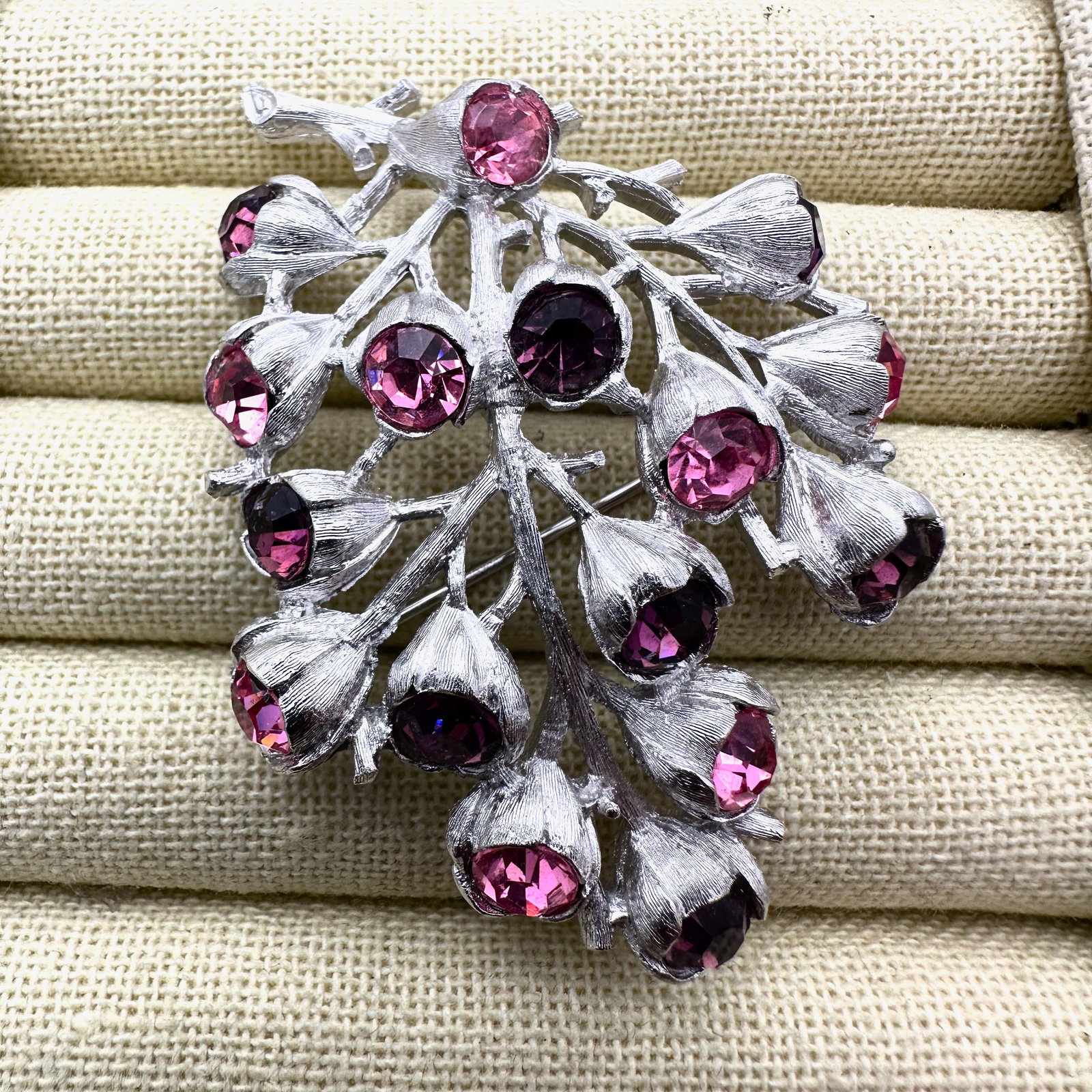 Vintage Sarah Coventry Pink Purple Glass rhinestone Silver Tone Brooch Pin 2.5 Inch: Vintage Sarah Coventry Pink Purple Glass rhinestone Silver Tone Brooch Pin 2.5 Inch
