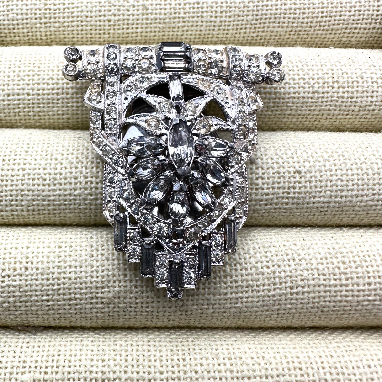 Antique Clear Glass Rhinestone Silver Tone Fur Dress Clip 1.75 Inch (1 of 2)