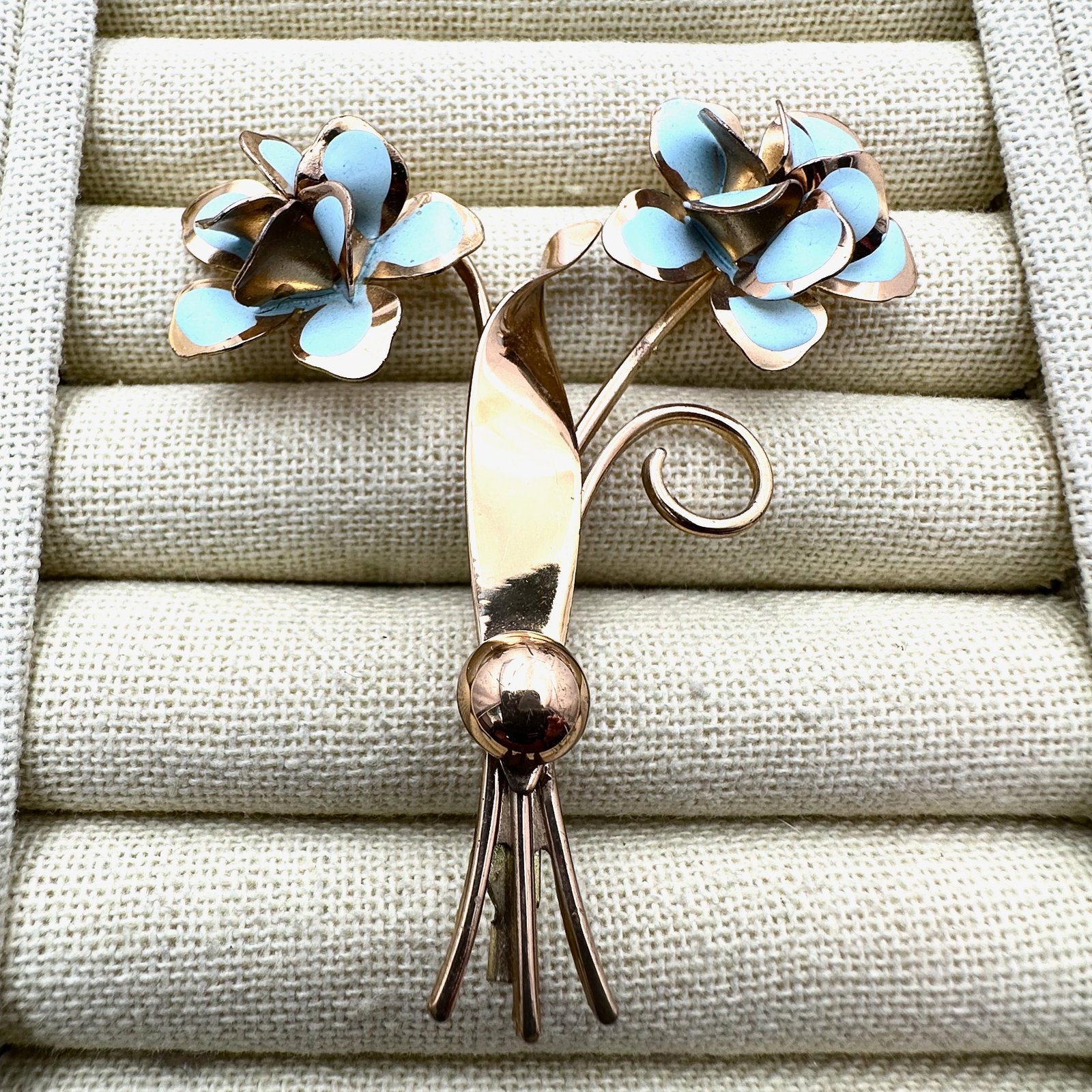 Vintage Light Green Enamel Gold Tone Flower Brooch Pin 3 Inch: Vintage Light Green Enamel Gold Tone Flower Brooch Pin 3 Inch