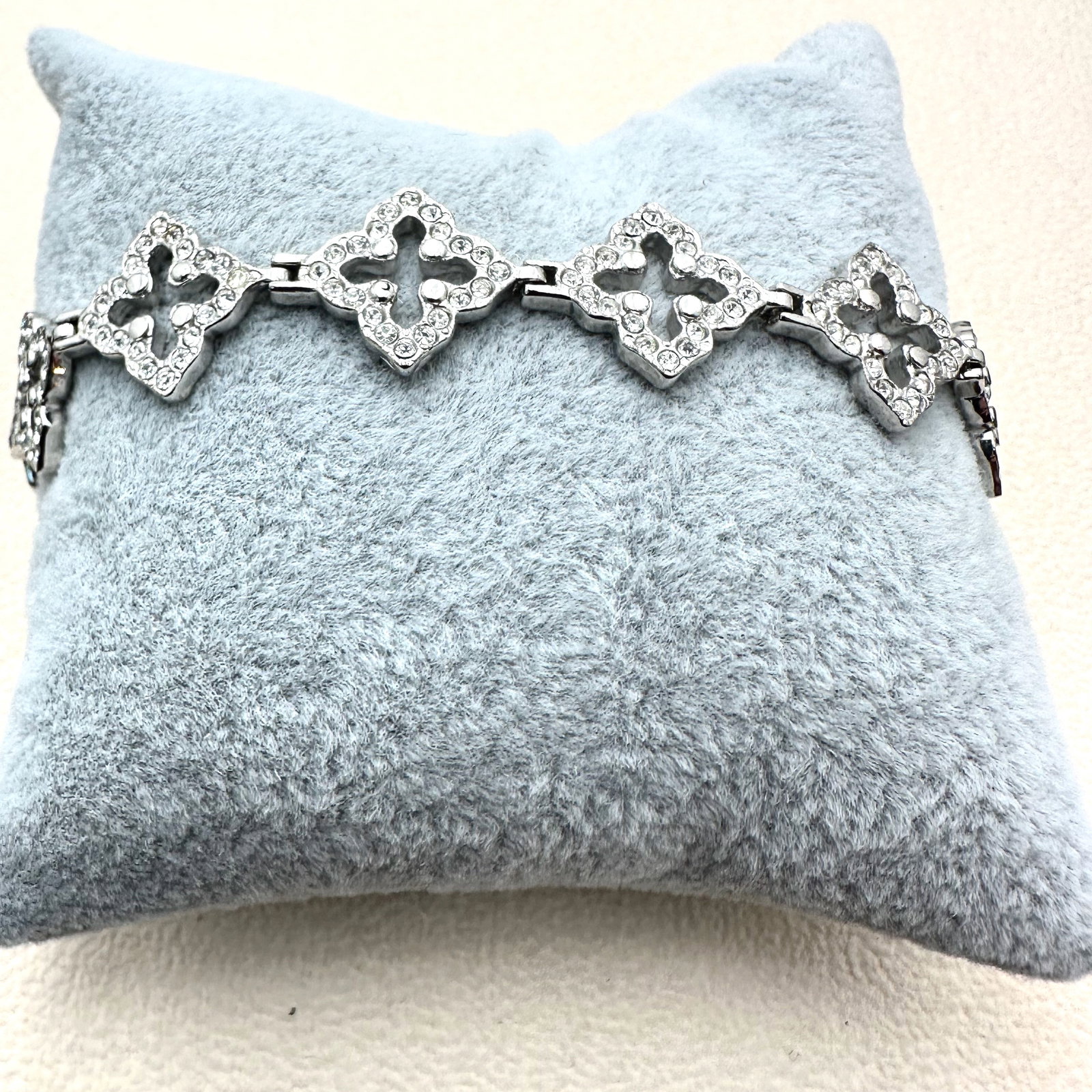 Clear Crystal Silver Plated Bracelet 7.5 to 9 Inch Length (1 of 2)