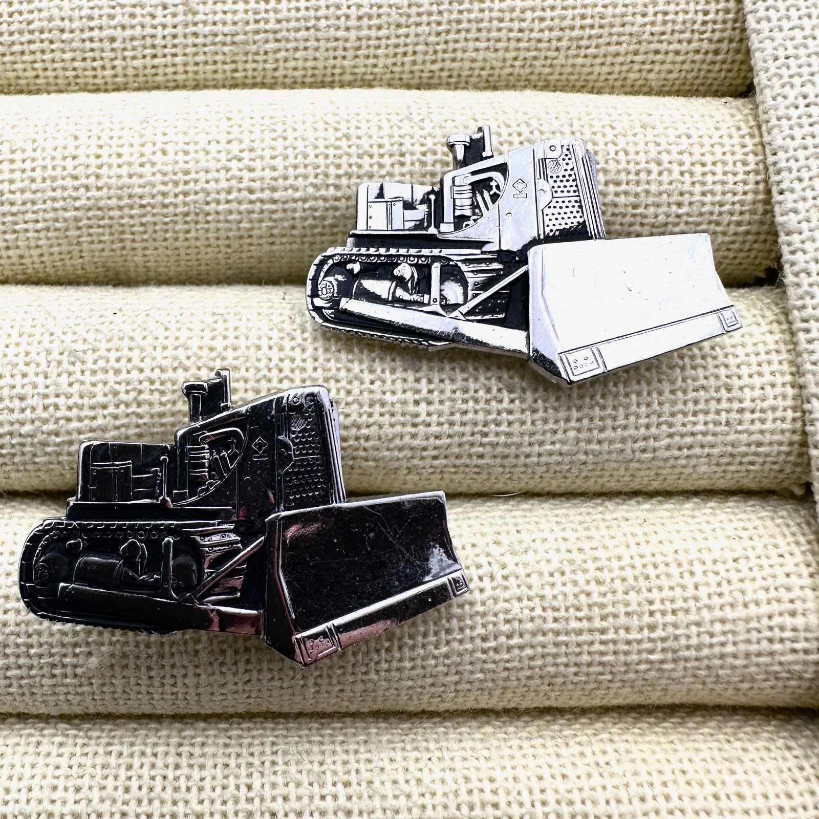 Vintage Bull Dozer Big Machinery Silver Tone Cuff Links (1 of 2)