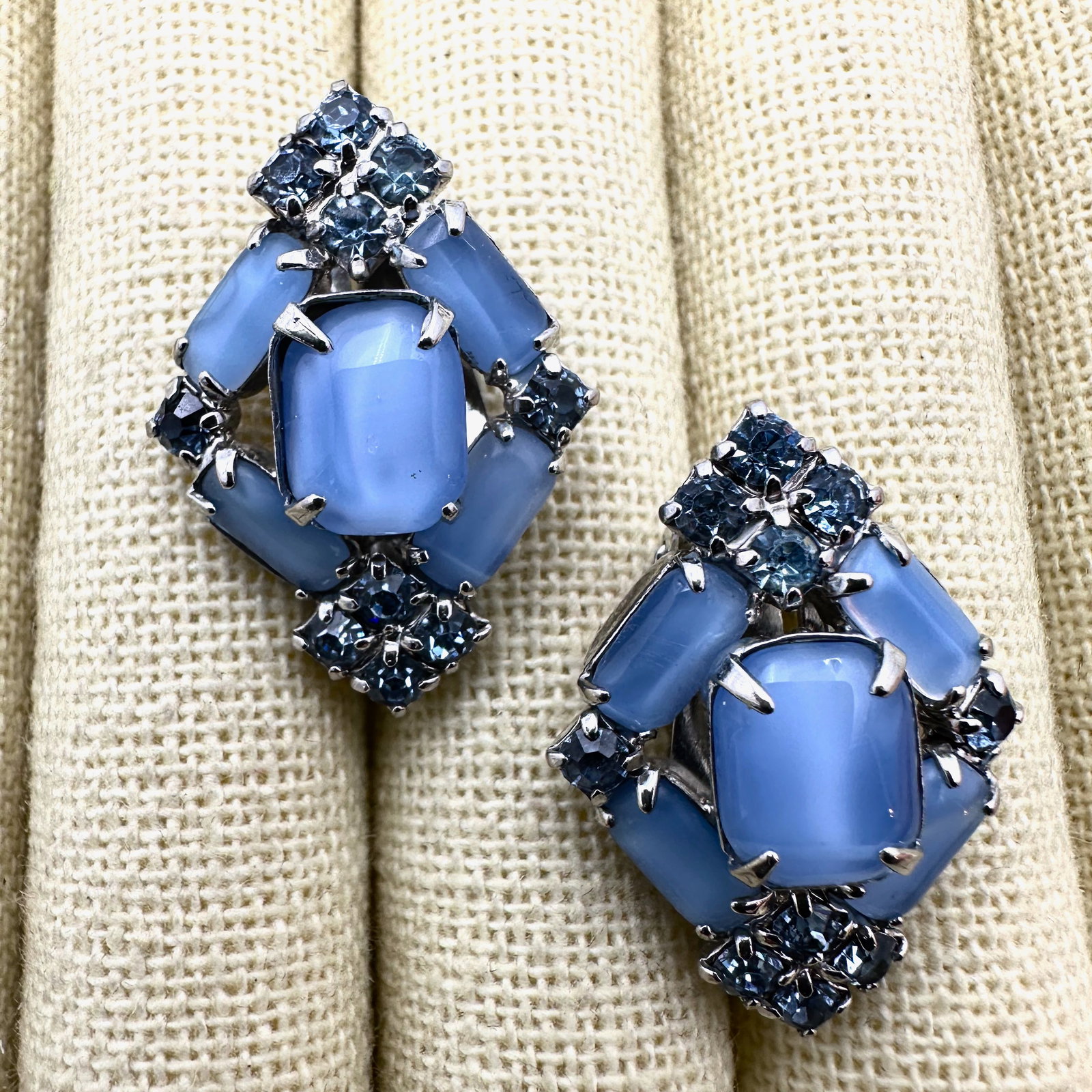 Vintage Blue Glass Rhinestone Silver Tone Clip Earrings 1.25 Inch (1 of 2)