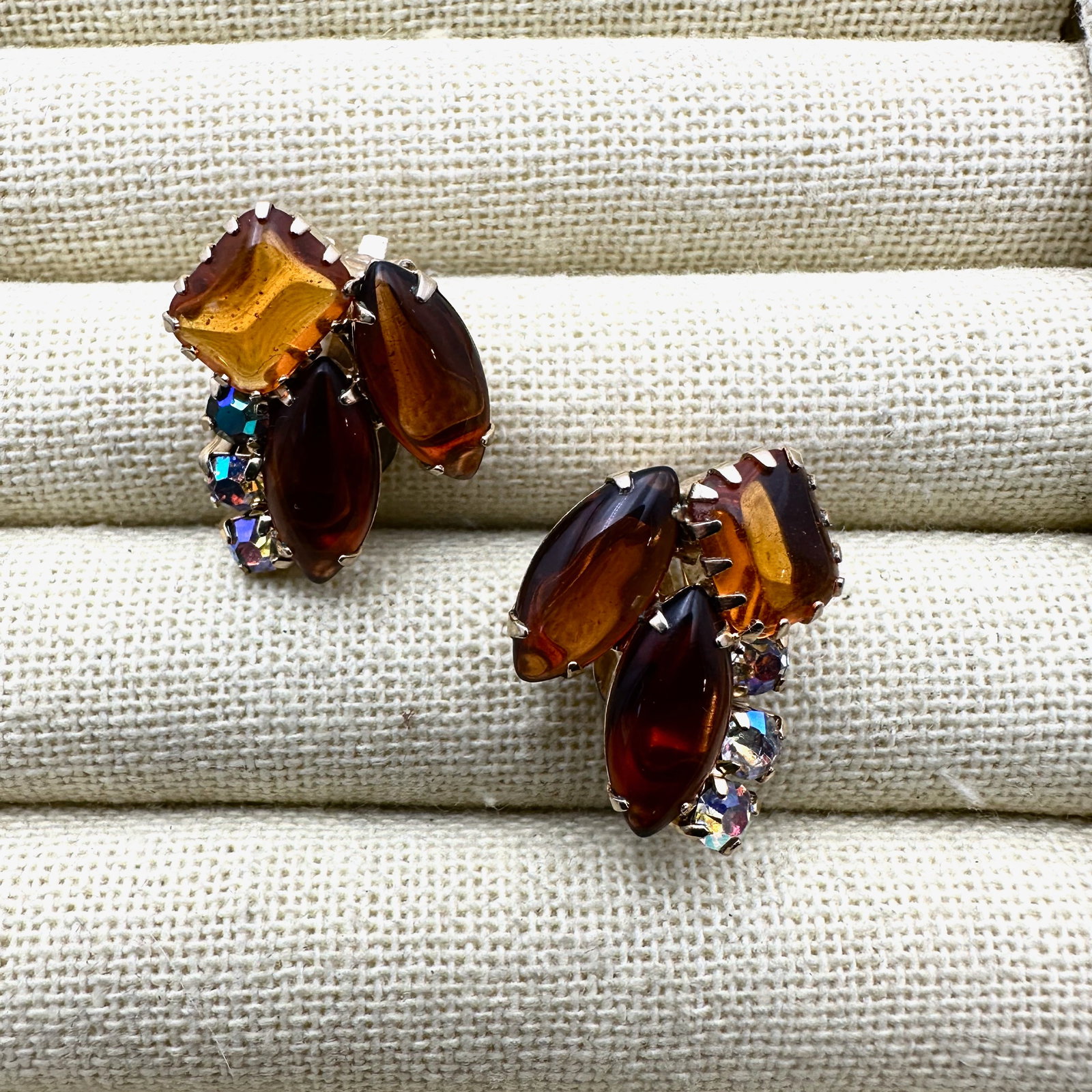 Vintage Amber Glass Rhinestone Gold Tone Clip Earrings 1.25 Inch (1 of 2)