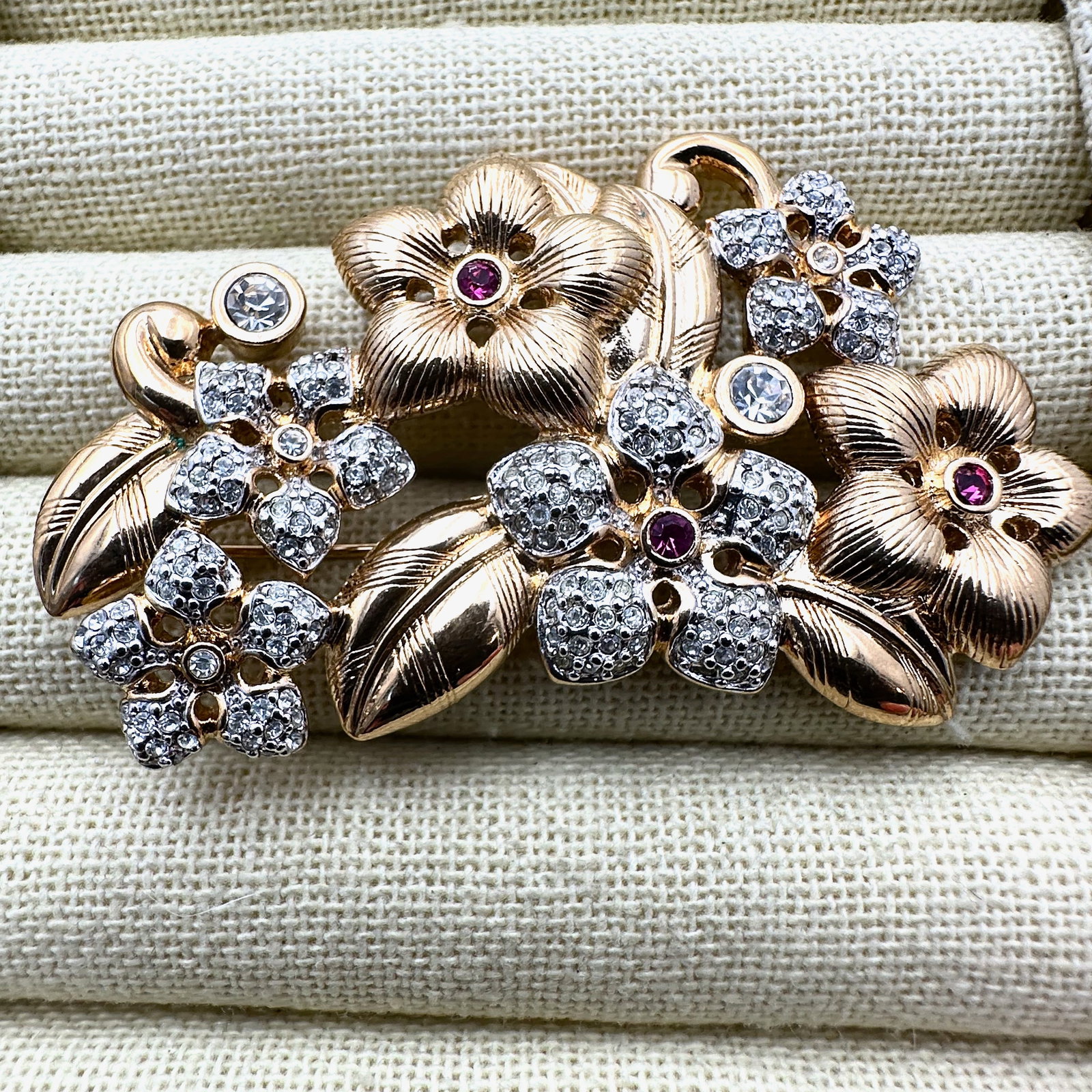 Designer Pink and Clear Crystal Gold Tone Flower Brooch Pin 2.5 Inch Pristine Condition (1 of 3)