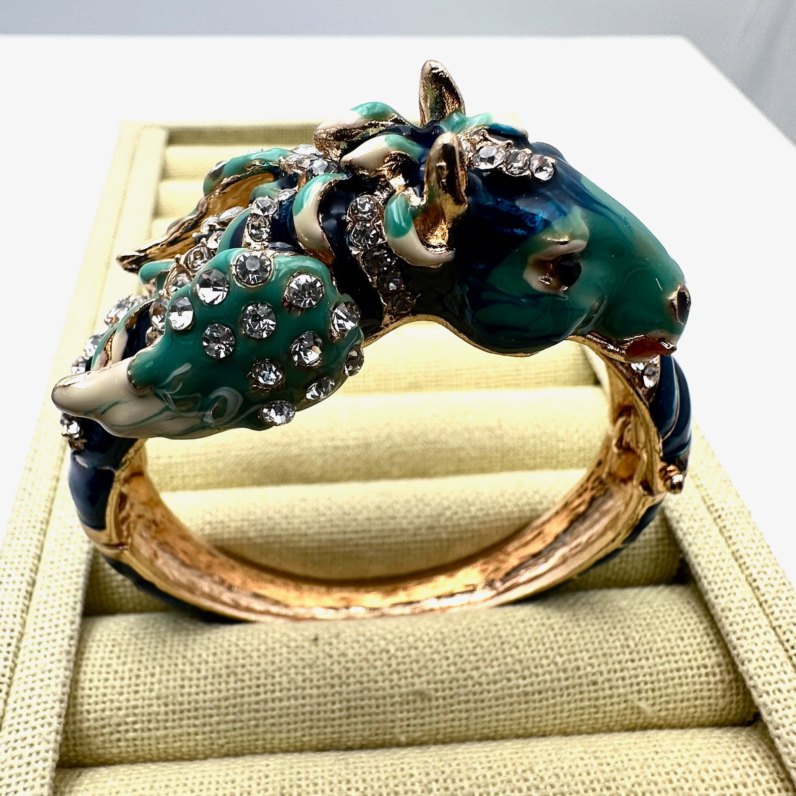 Vintage Unsigned Rare Blue Green Enamel Crystal Winged Horse Gold Tone Hinged Bangle Bracelet: Vintage Unsigned Rare Blue Green Enamel Crystal Winged Horse Gold Tone Hinged Bangle Bracelet