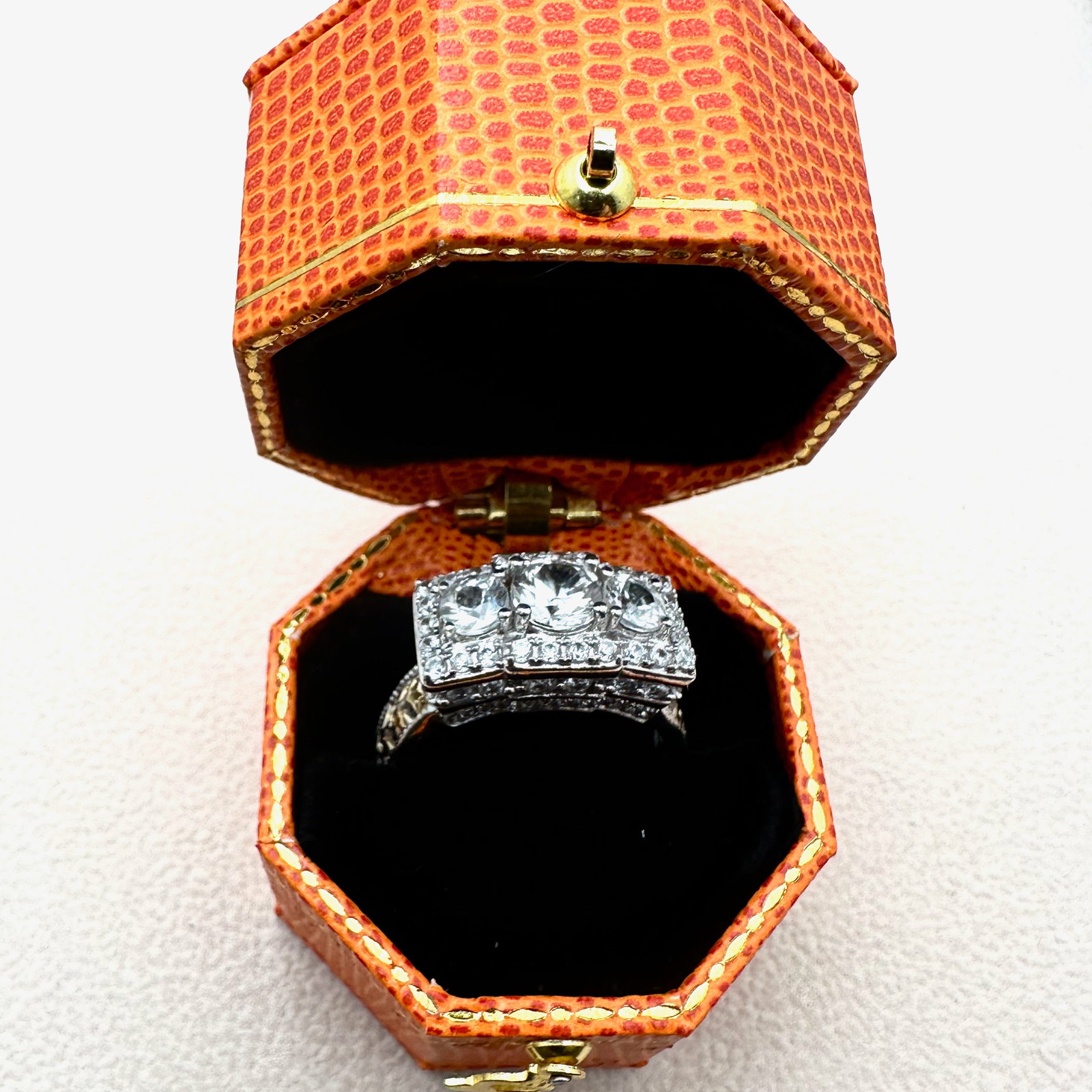 Michael Valitutti White Sapphire Sterling Silver Ring Size 9 Unique Design Box Included: Michael Valitutti White Sapphire Sterling Silver Ring Size 9 Unique Design Box Included