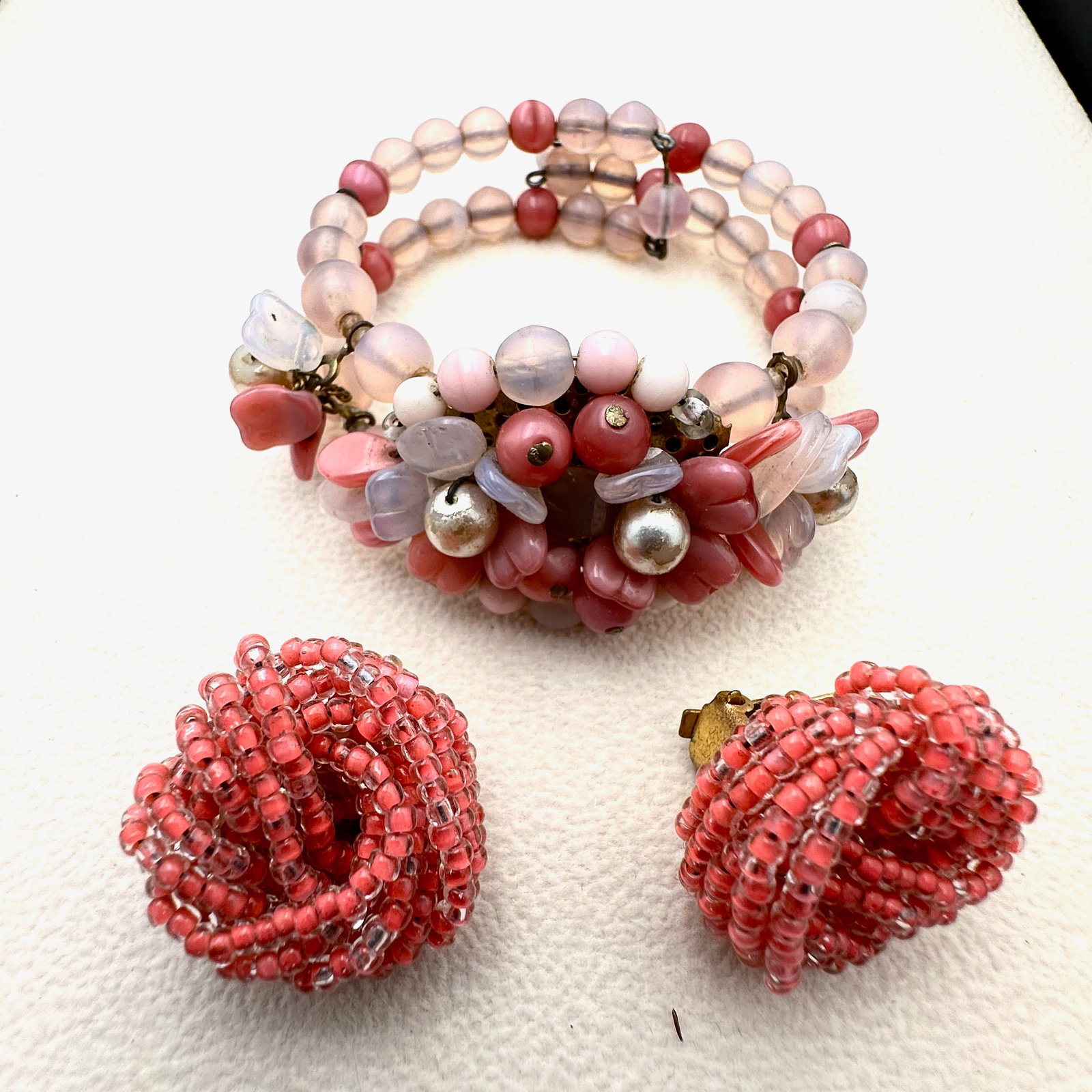 Vintage Unsigned Haskell Style Glass Bead Bracelet and Coordinating Clip Earrings (1 of 2)