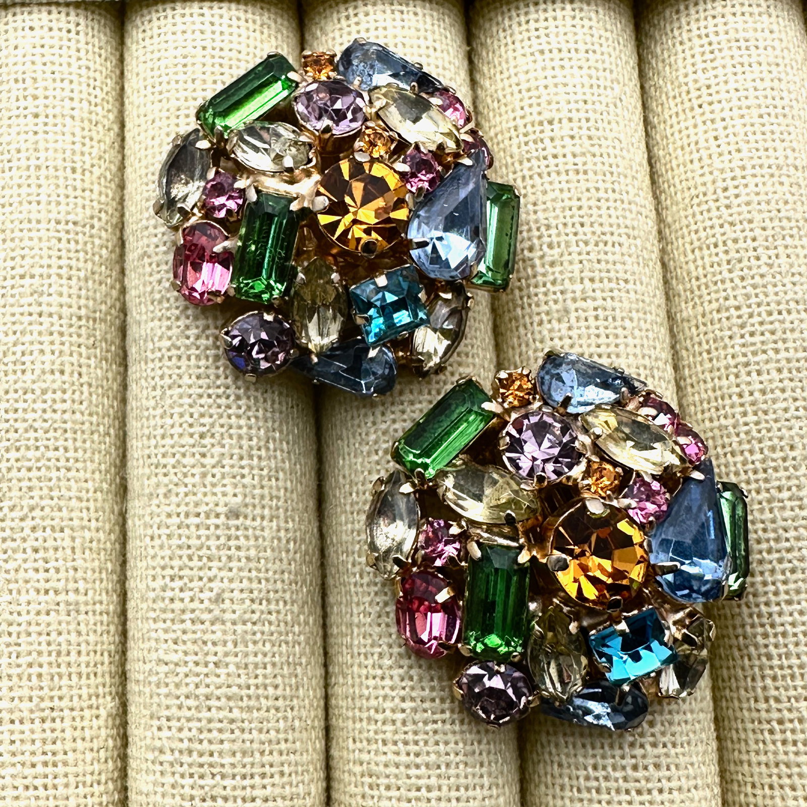 Vintage High End Unsigned Pastel Glass Rhinestone Gold Tone Clip Earrings: Vintage High End Unsigned Pastel Glass Rhinestone Gold Tone Clip Earrings