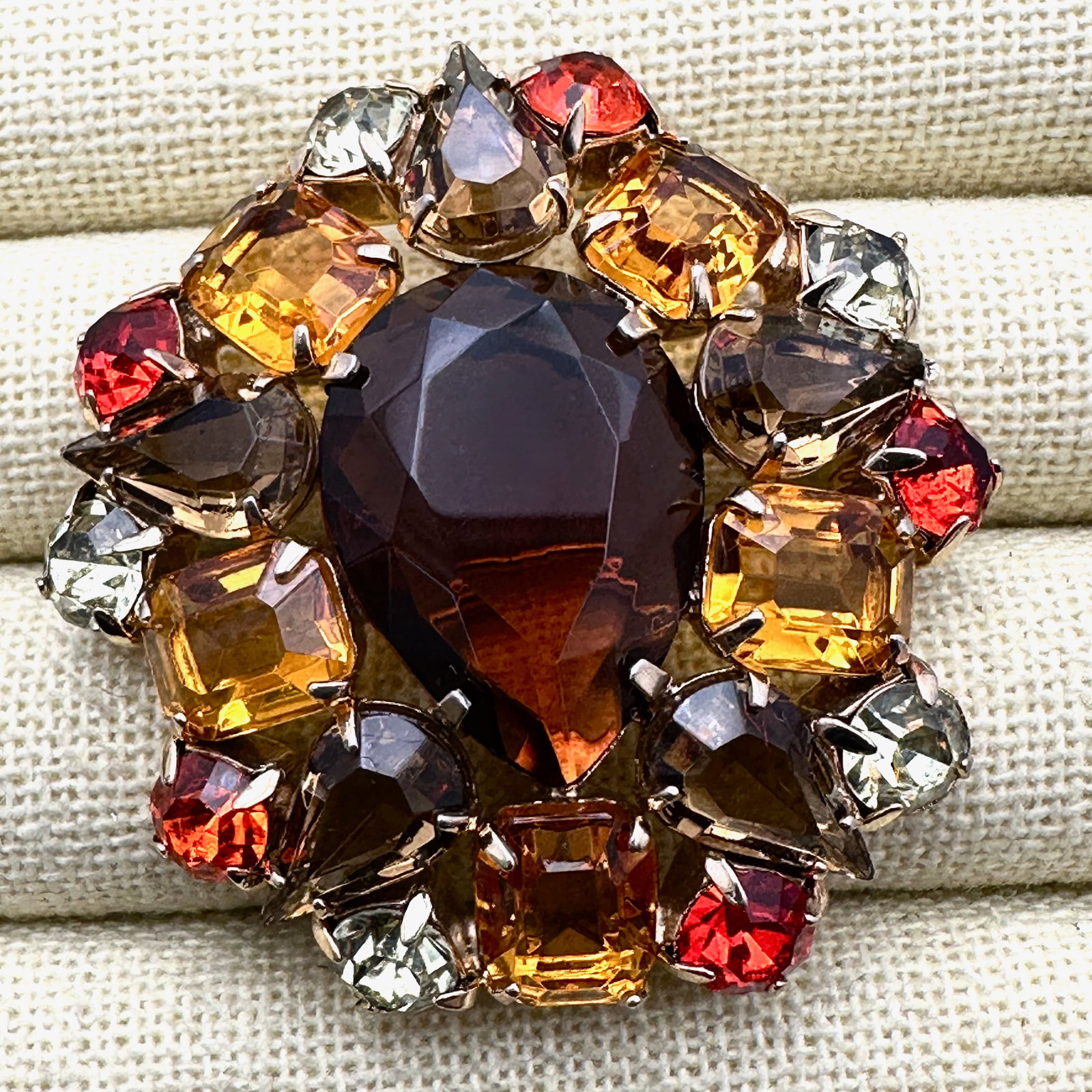 Vintage Yellow Amber Brown Glass Rhinestone Gold Tone Brooch Pin 2.25 Inch (1 of 2)