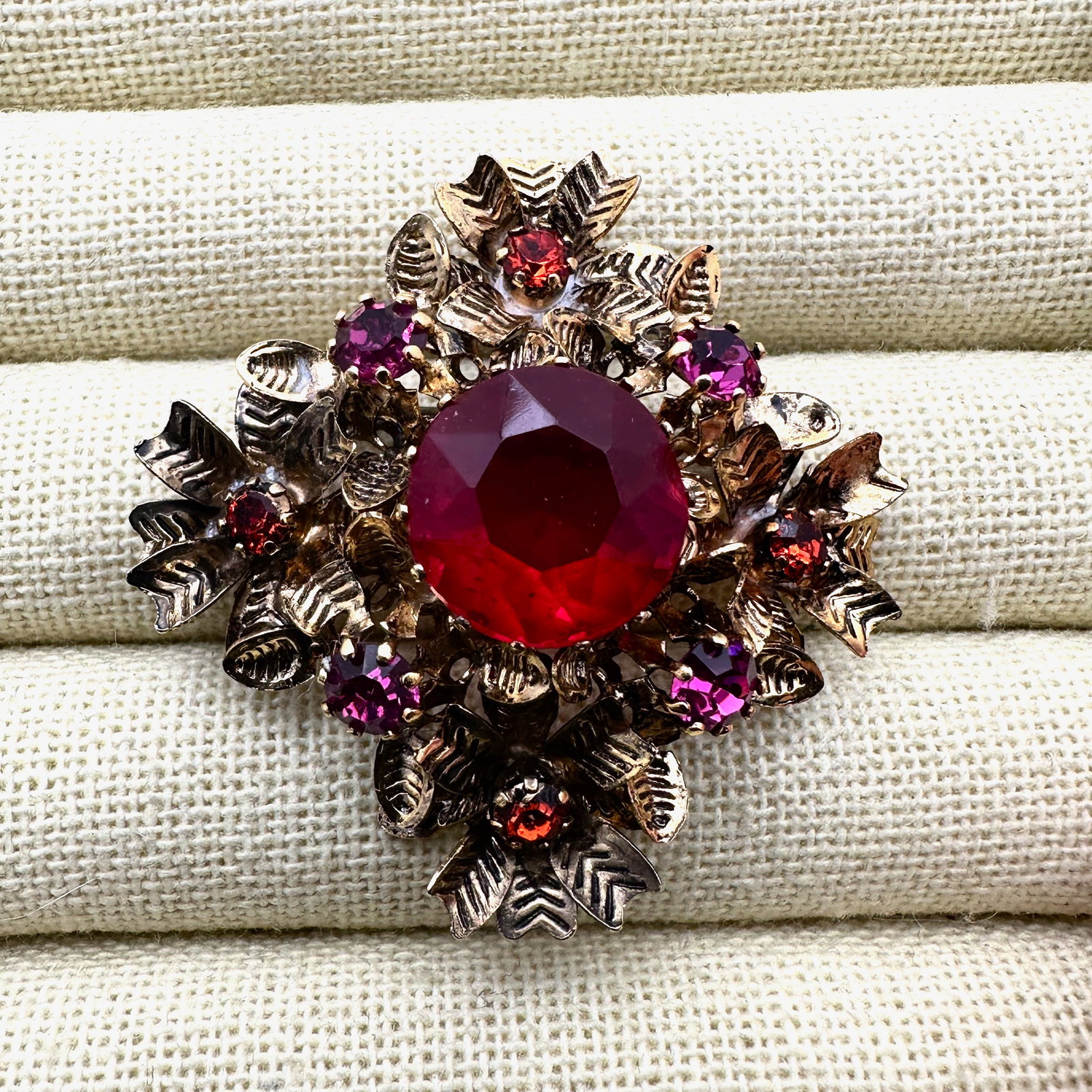 Vintage Made In Austria Red and Pink Glass Rhinestone Gold Tone Brooch Pin 2 Inch (1 of 2)