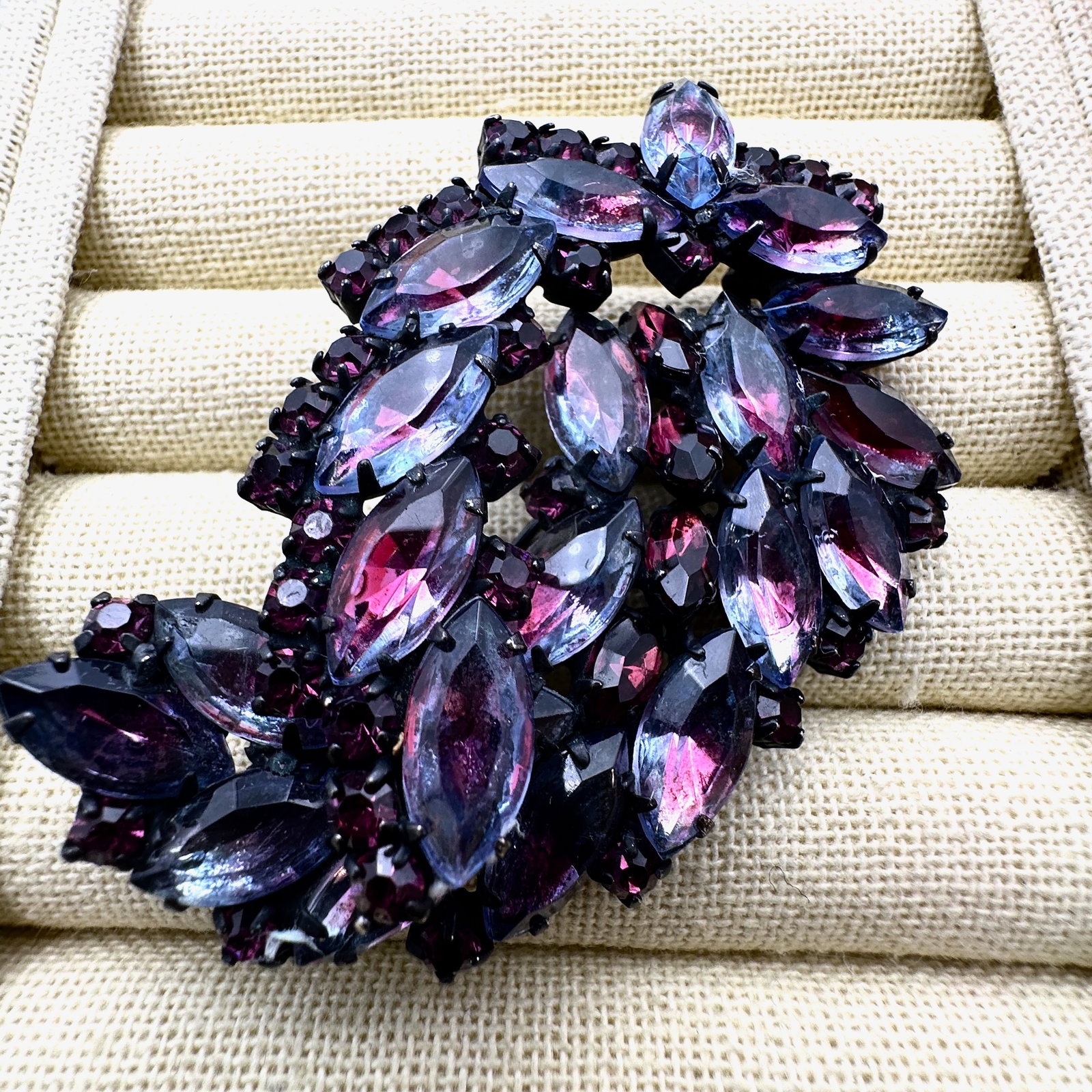 Vintage Purple Pink Glass Rhinestone Dark Silver Brooch Pin 3 Inch: Vintage Purple Pink Glass Rhinestone Dark Silver Brooch Pin 3 Inch