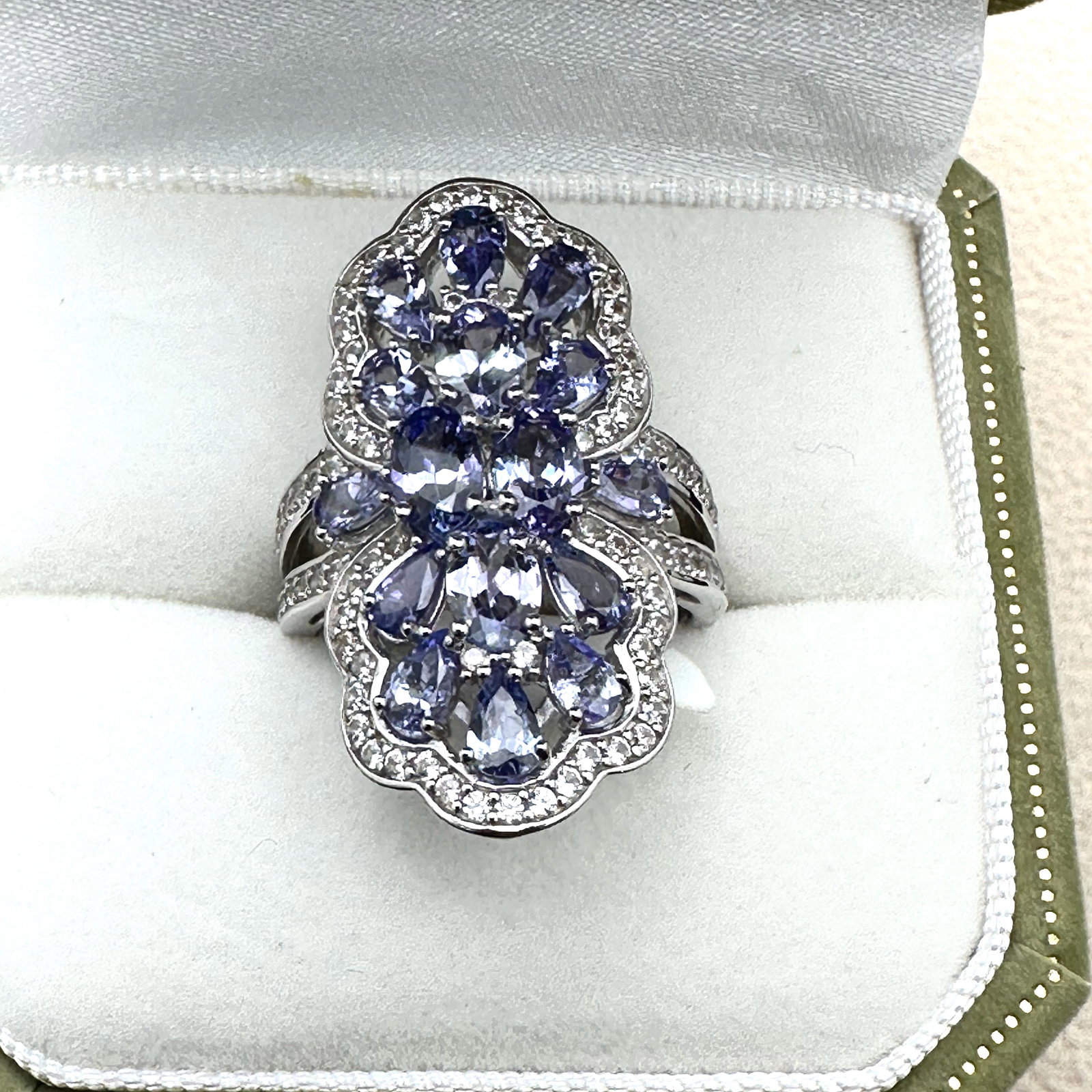 Amethyst And White Topaz Cluster Sterling Silver Ring Size 8 Box Included (1 of 3)