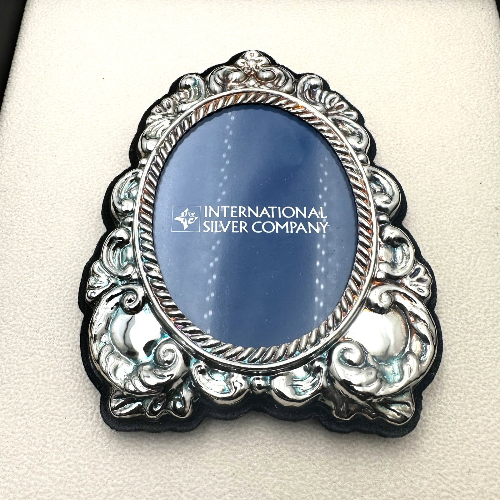Vintage International Silver Company Sterling Silver Picture Frame 5 Inch (1 of 2)