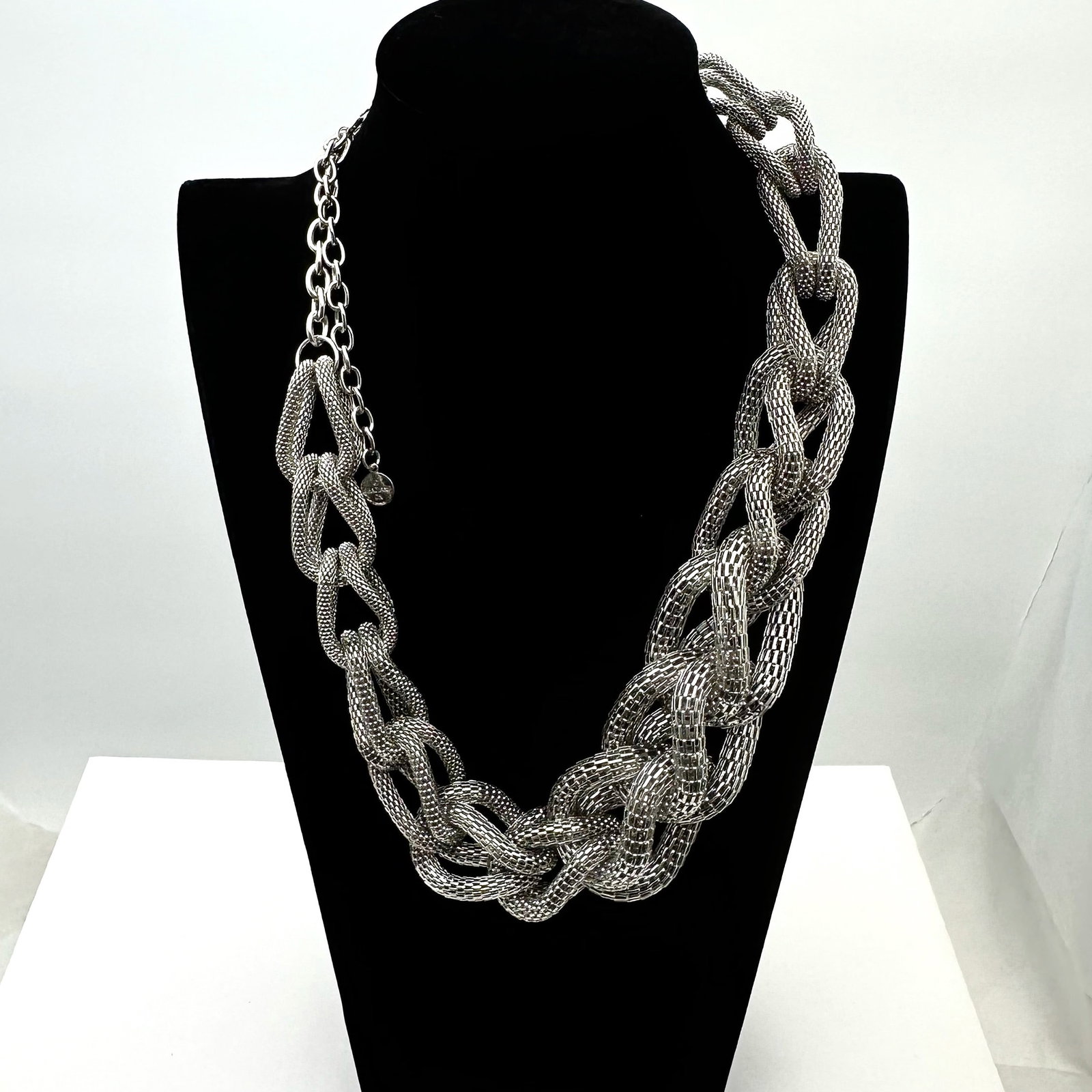 R.J. Graziano Silver tone Mesh Link Statement Necklace 20 to 24 Inch (1 of 2)