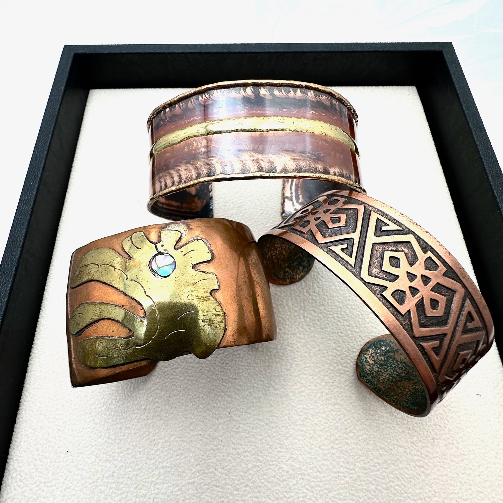 Vintage Lot of Three Copper Cuff Bracelets (1 of 2)