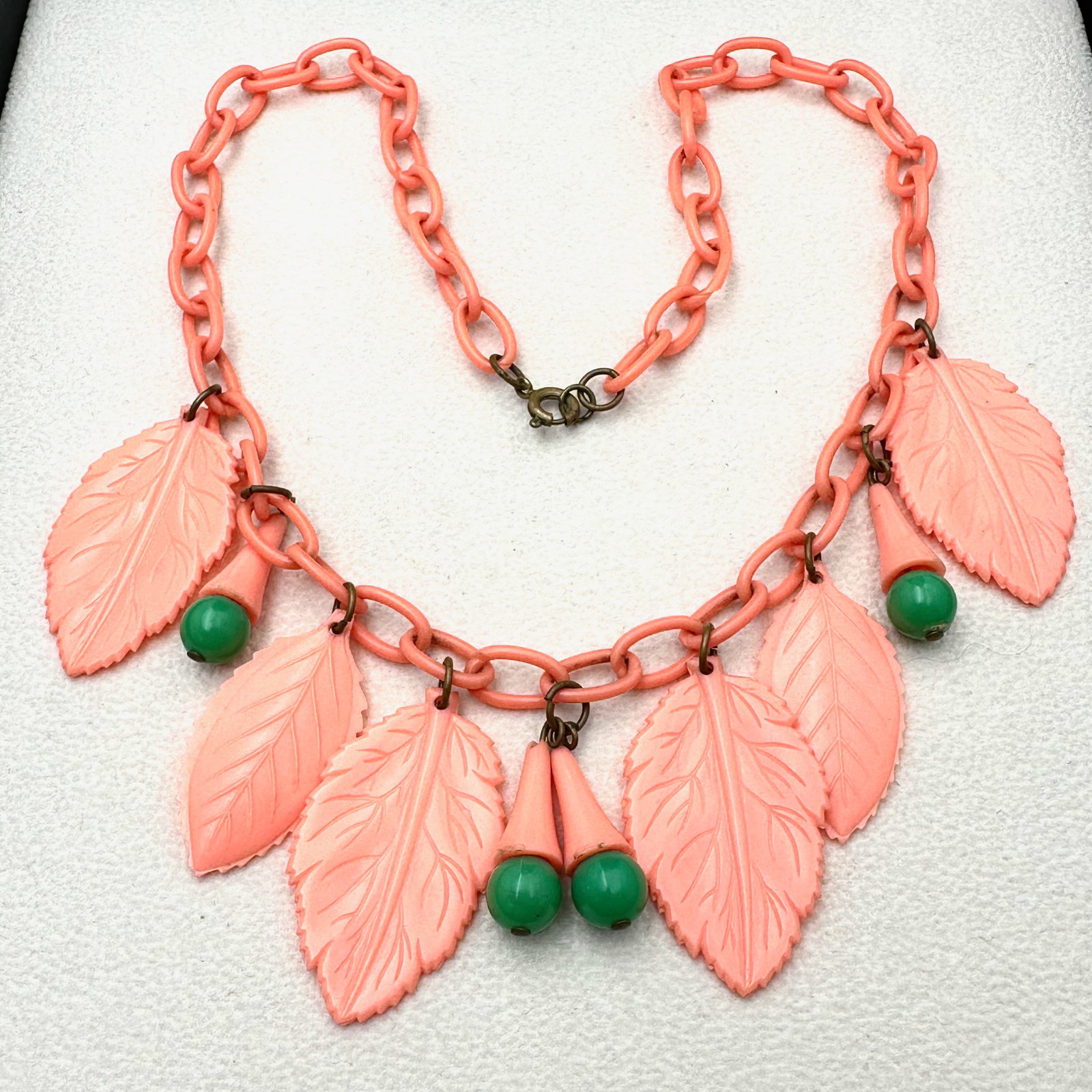 Vintage Peach Green Early Plastic Celluloid Necklace 16 Inch Length (1 of 2)