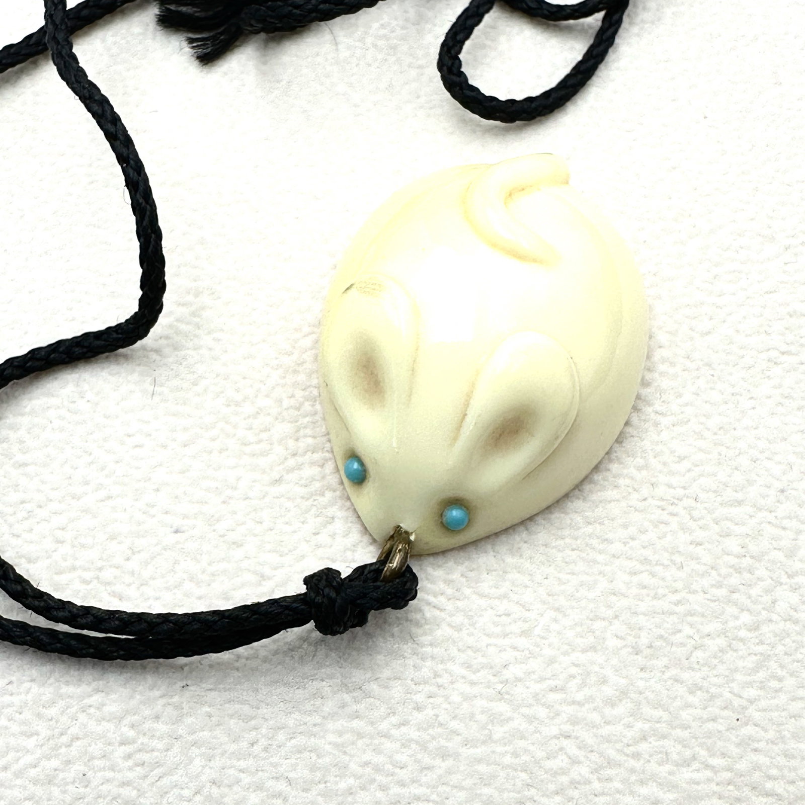 Vintage BSK Carved Mouse Pendant Necklace So Cute! (1 of 2)