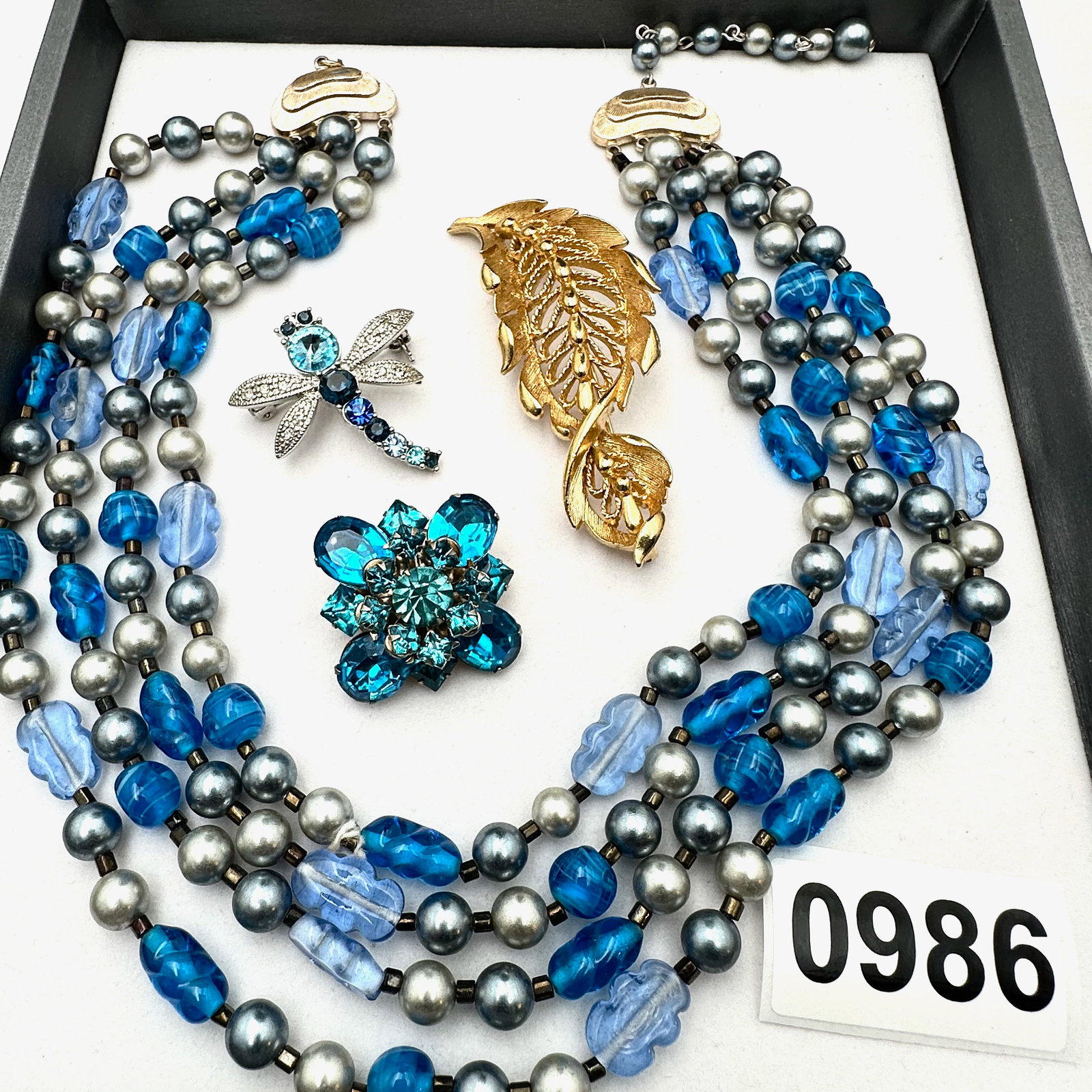 Vintage Jewelry Collection Group Lot: Vintage Jewelry Collection Group Lot