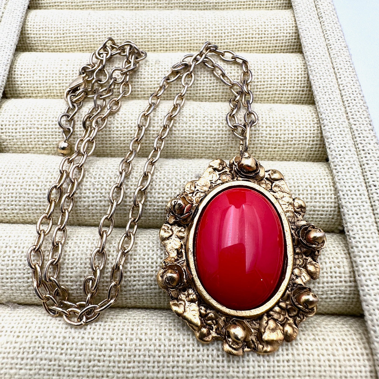 Vintage Red Czech Glass Gold Tone Pendant Necklace 20 Inch Chain (1 of 2)