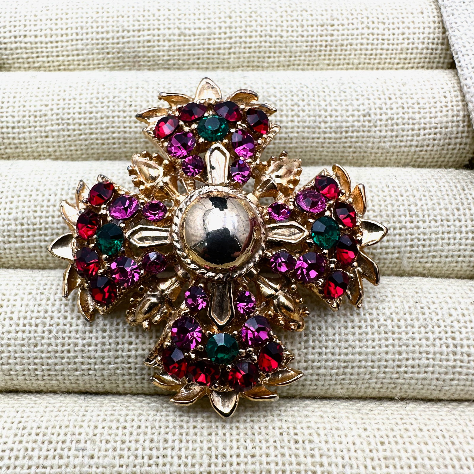 Vintage Red Pink Green Glass Rhinestone Gold Tone Maltese Cross Brooch Pin 1.5 Inch: Vintage Red Pink Green Glass Rhinestone Gold Tone Maltese Cross Brooch Pin 1.5 Inch