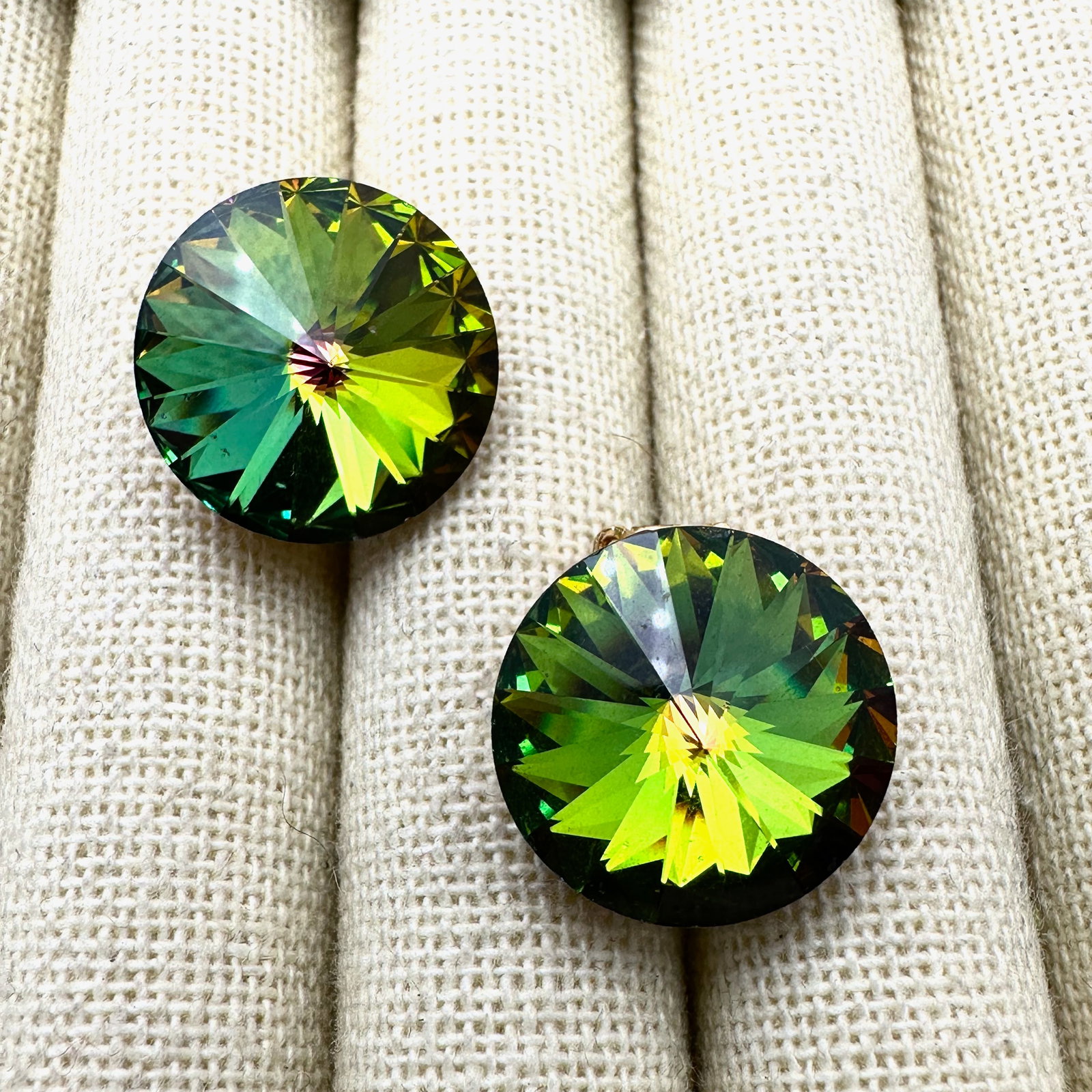 Vintage Rivoli Glass Rhinestone Gold Tone Clip Earrings (1 of 2)