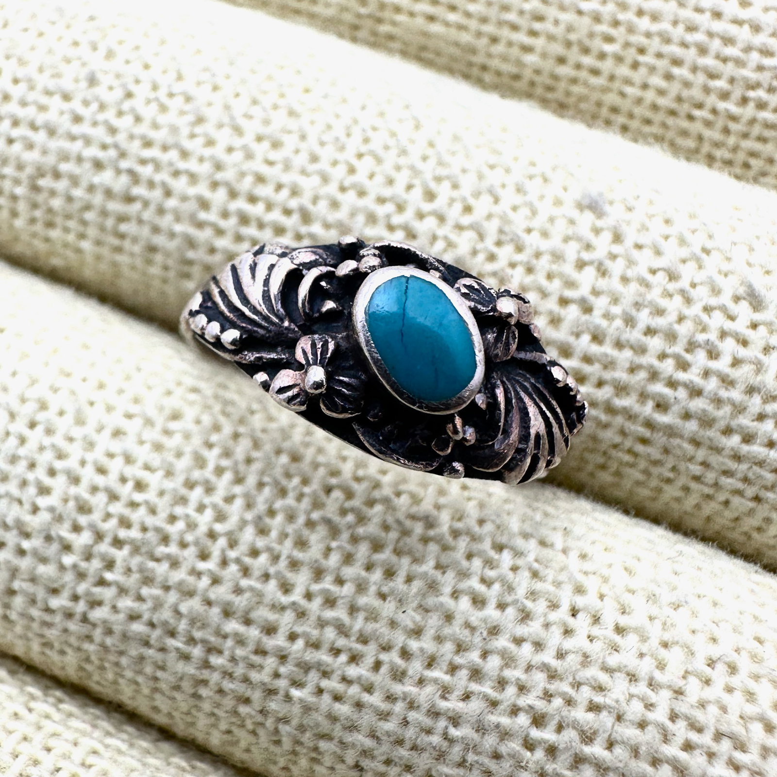 Vintage Dainty Turquoise Sterling Silver Ring Size 4.5 Petite (1 of 2)