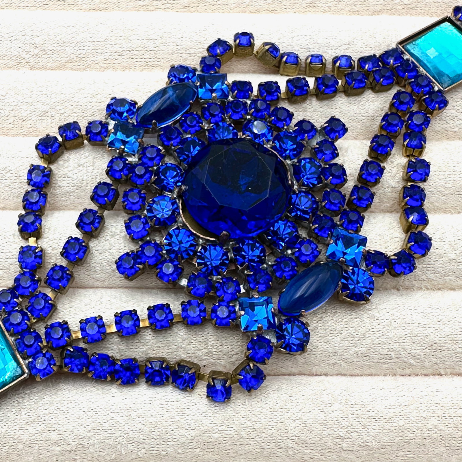 Vintage Bijoux M.G. Royal and Teal Blue Czech Glass Gold Tone Bracelet Fits Up to 8 Inch (1 of 3)