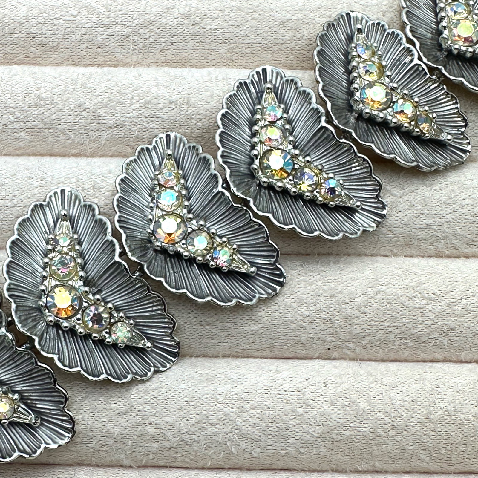 Vintage Aurora Borealis Glass Rhinestone Silver Tone Bracelet 7 Inch Length (1 of 3)