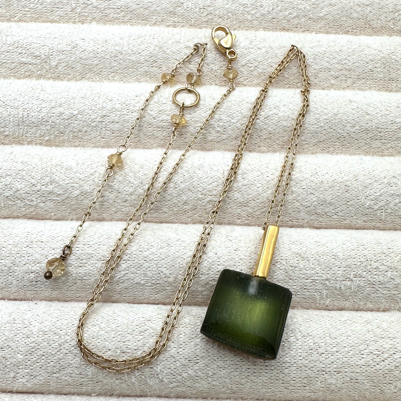 Alexis Bittar Olive Green Pendant Gold Tone Necklace Chain 16 to 18 Inches (1 of 2)