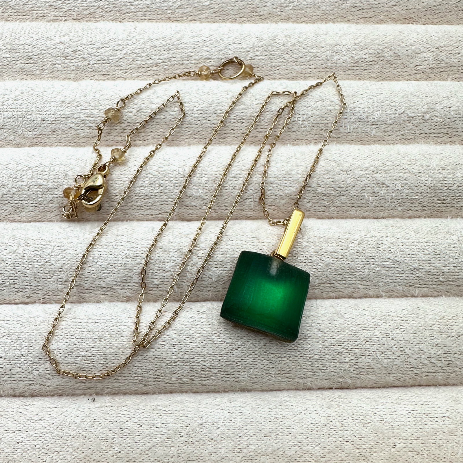 Alexis Bittar Kelley Green Pendant Gold Tone Necklace Chain 16 to 18 Inches (1 of 2)