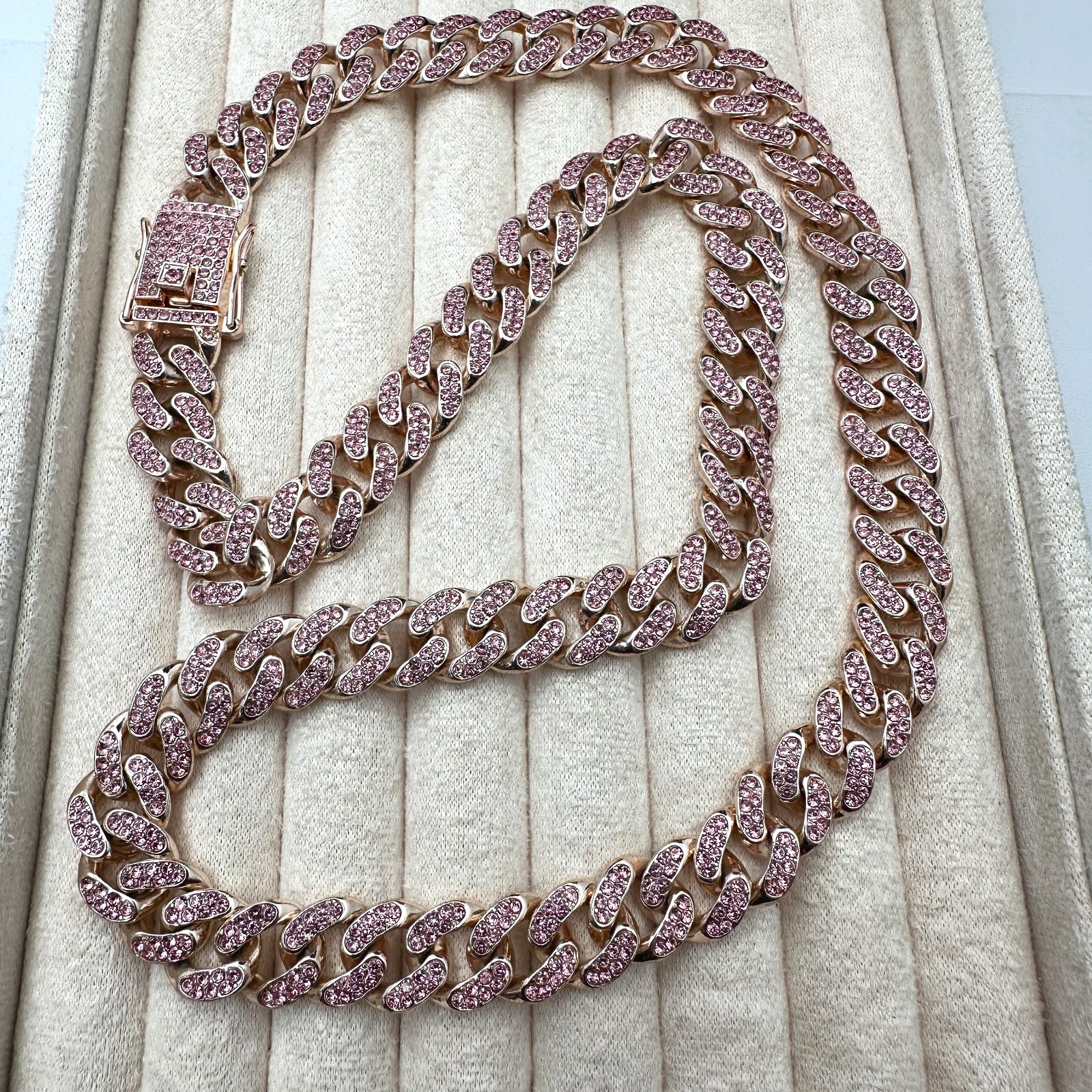 Stunning Pink Rhinestone Rose Gold Plated Heavy Chain Necklace 24 Inch Length Pristine Condition (1 of 3)