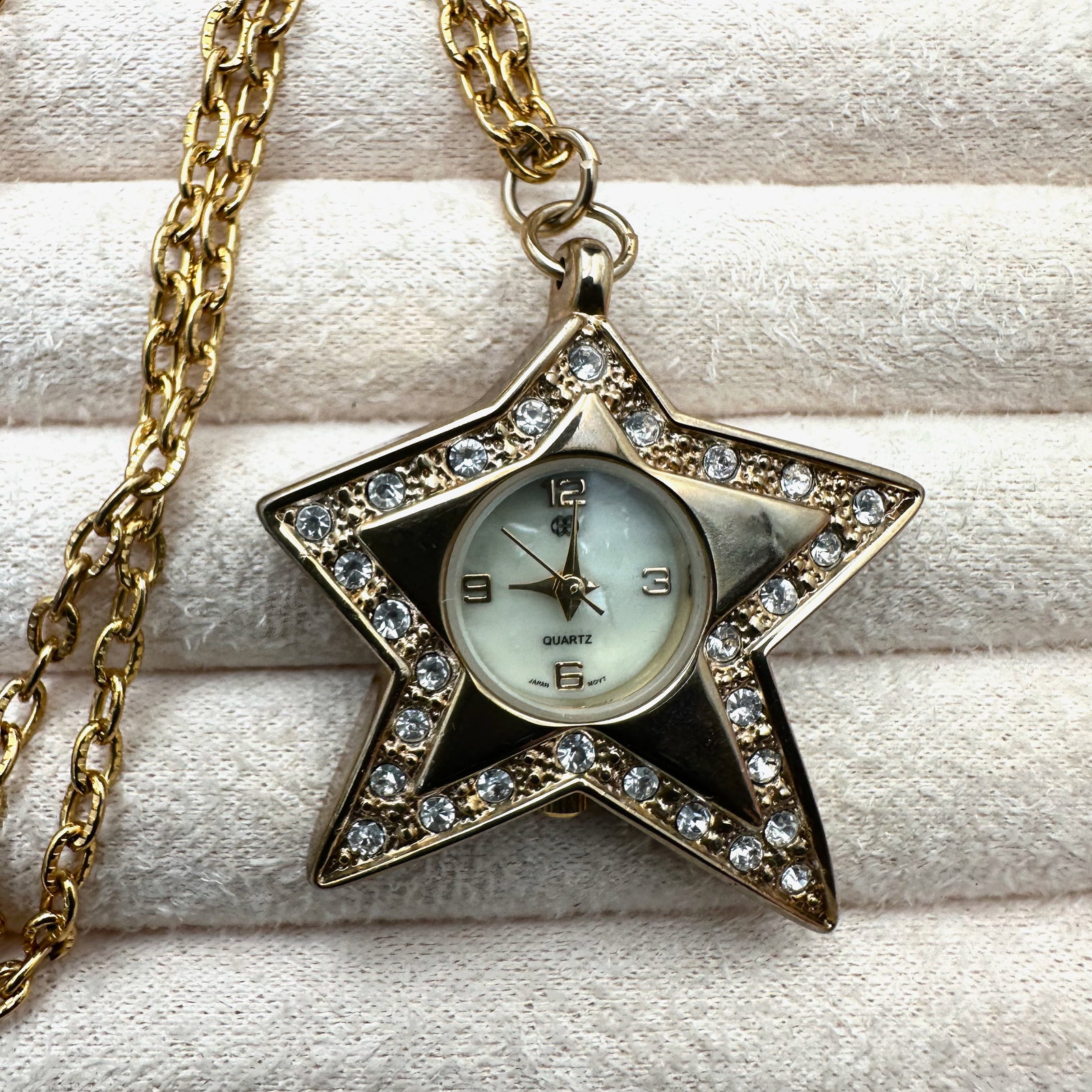 Vintage Gerold Miller Watch Pendant Gold Tone Necklace Will Need New Battery: Vintage Gerold Miller Watch Pendant Gold Tone Necklace Will Need New Battery