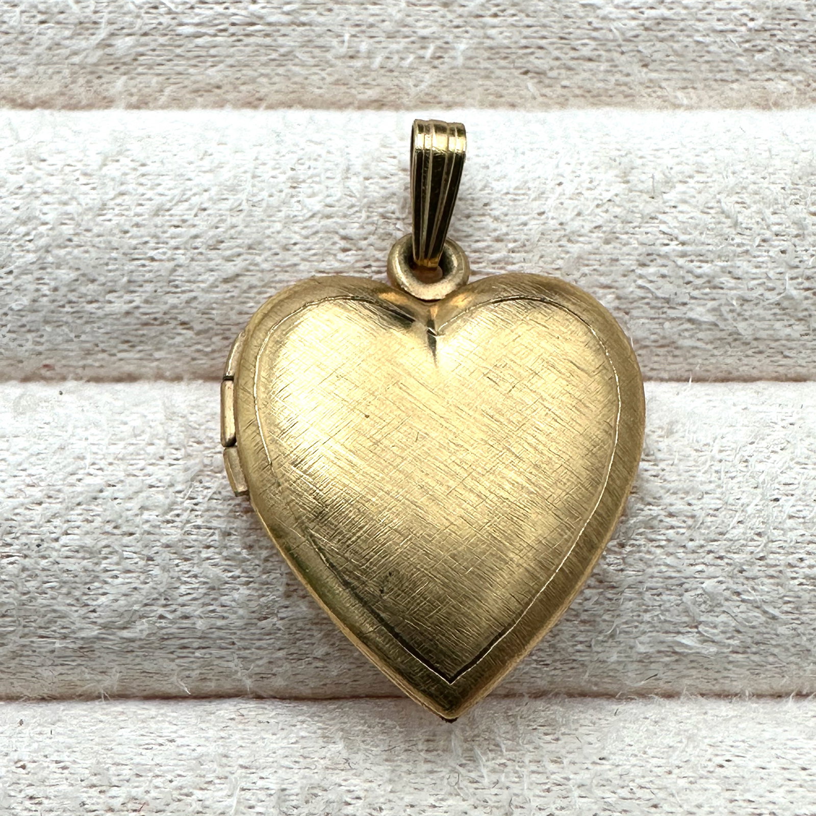 Antique Vintage Gold Filled Heart Picture Locket 1.25 Inch (1 of 3)