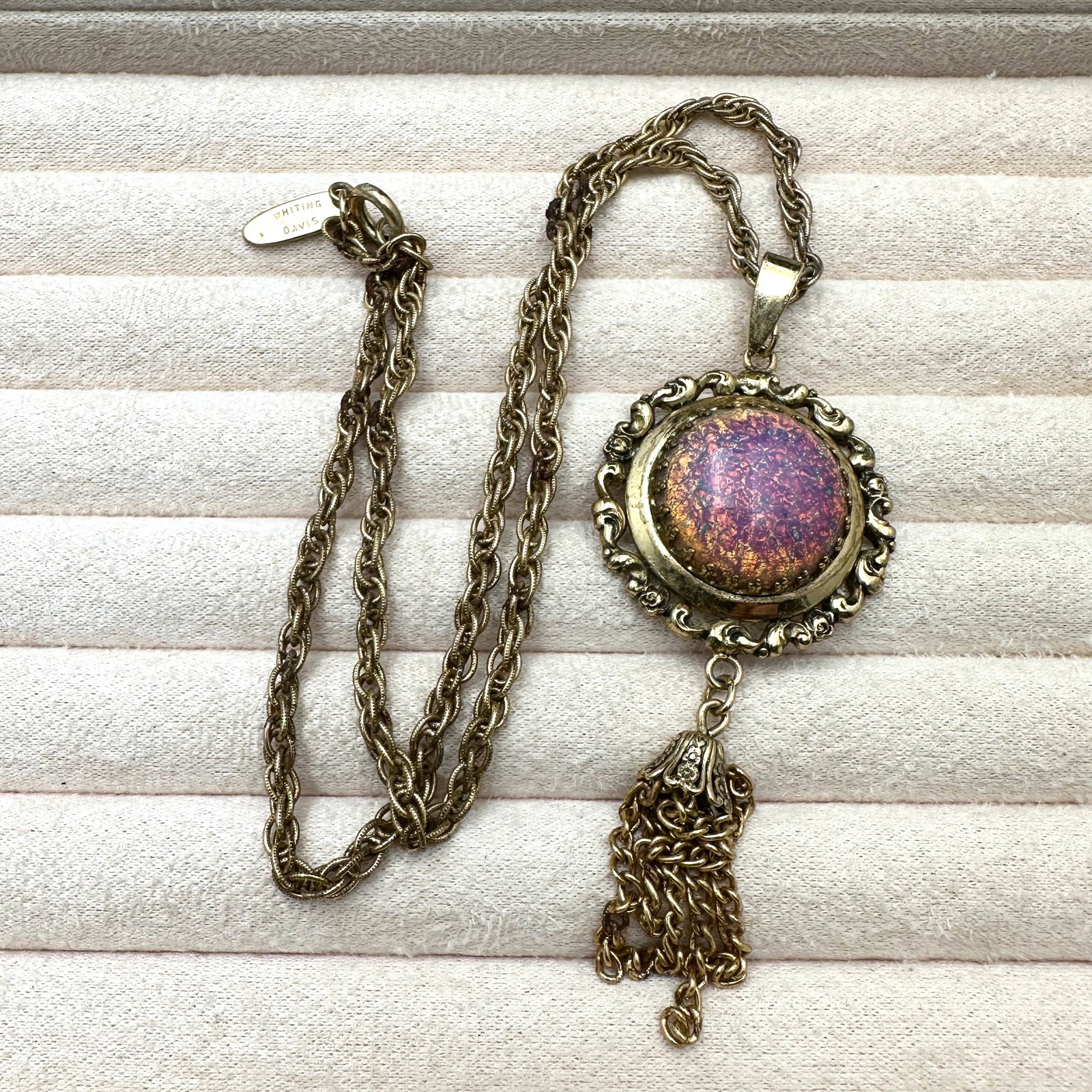 Vintage Whiting and Davis Pink Dragons Breath Glass Pendant Gold Tone Necklace 18 Inch Chain (1 of 2)