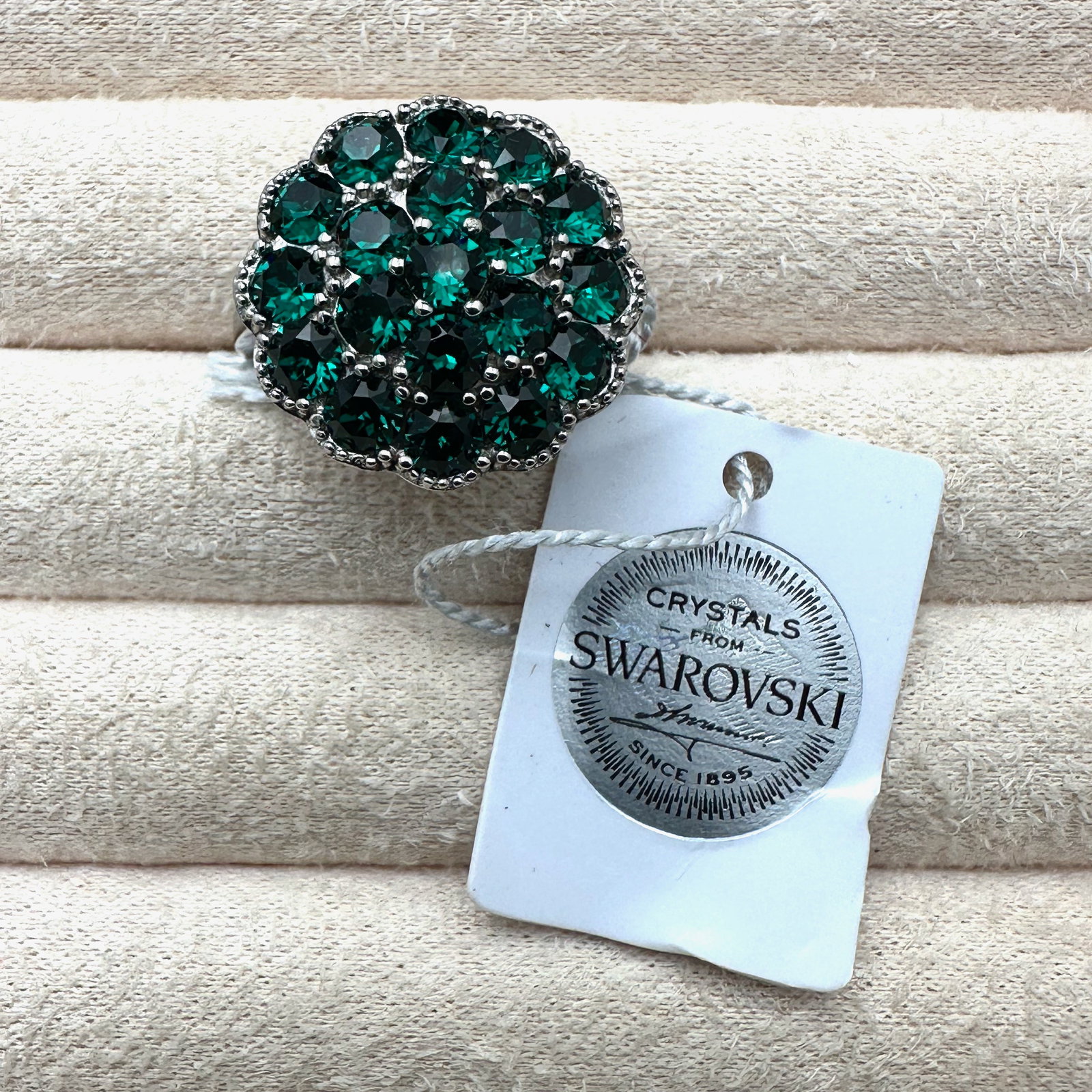 Swarovski Emerald Green Crystal Silver Plated Ring Size 9 Original Tag Attached (1 of 2)
